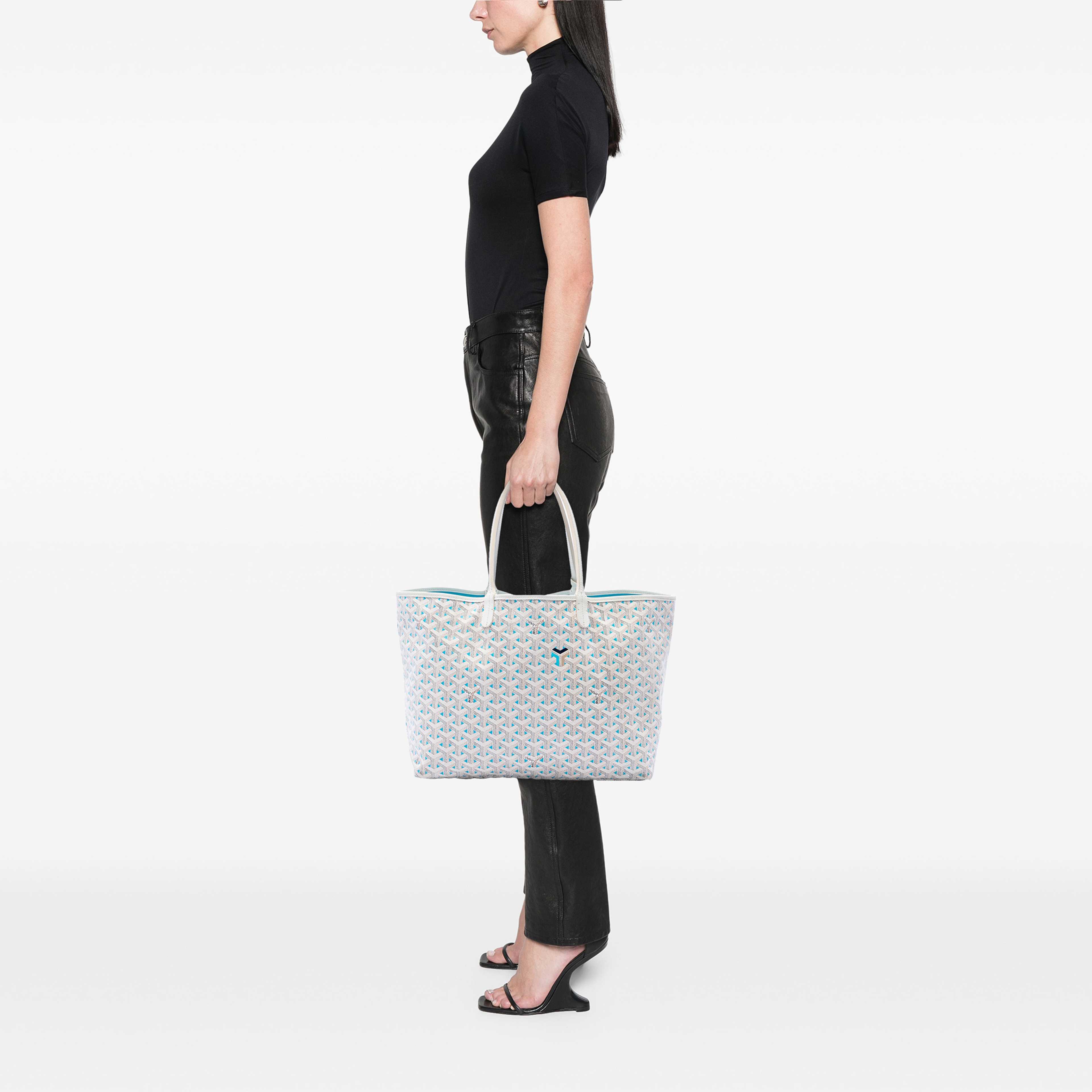 Goyard Goyardine Claire Voie Saint Louis Pm, från Luxclusif, i färgen vit. Klicka för att öppna bilden i stort format
