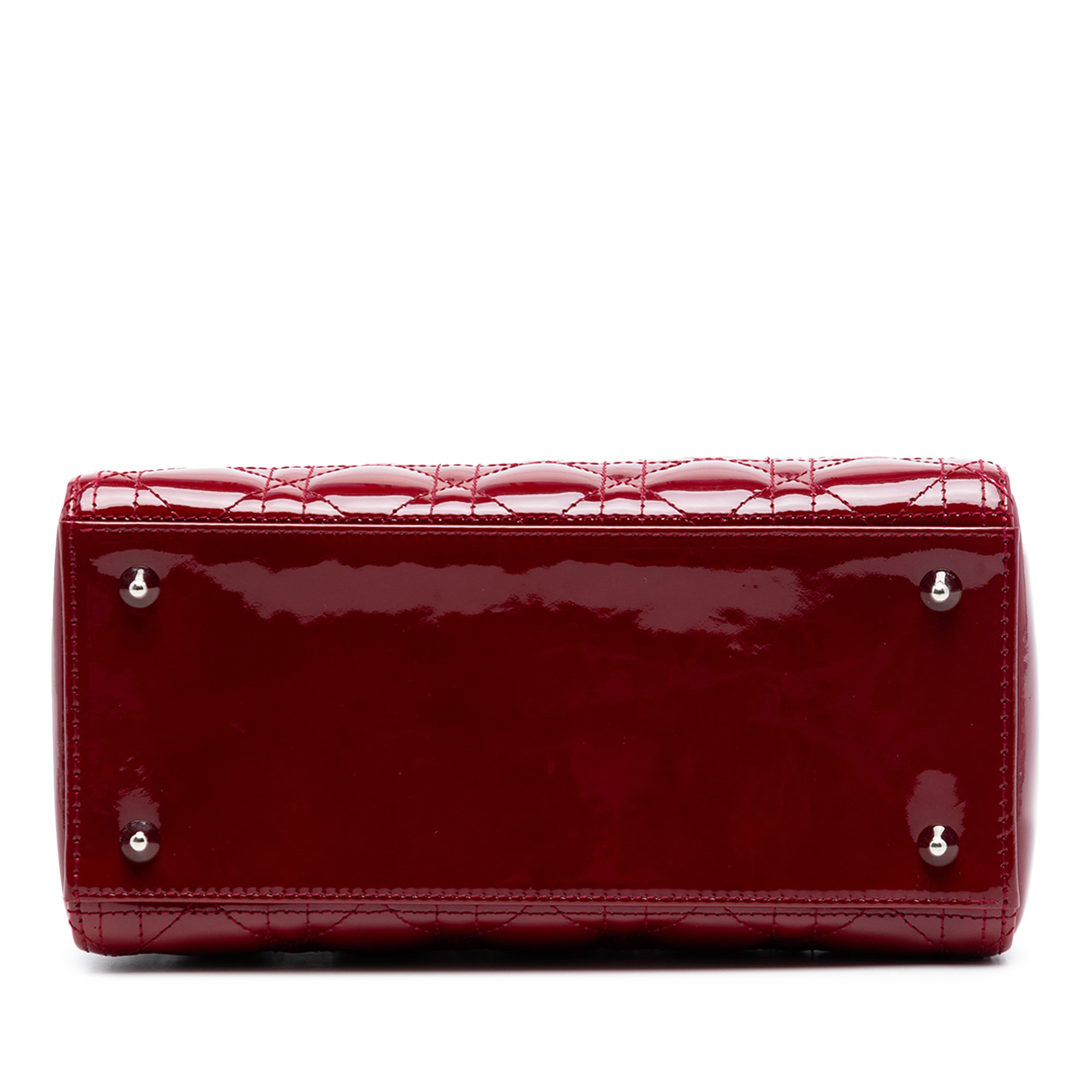 Dior Medium Patent Cannage Lady Dior, från Luxclusif, i färgen dark red. Klicka för att öppna bilden i stort format
