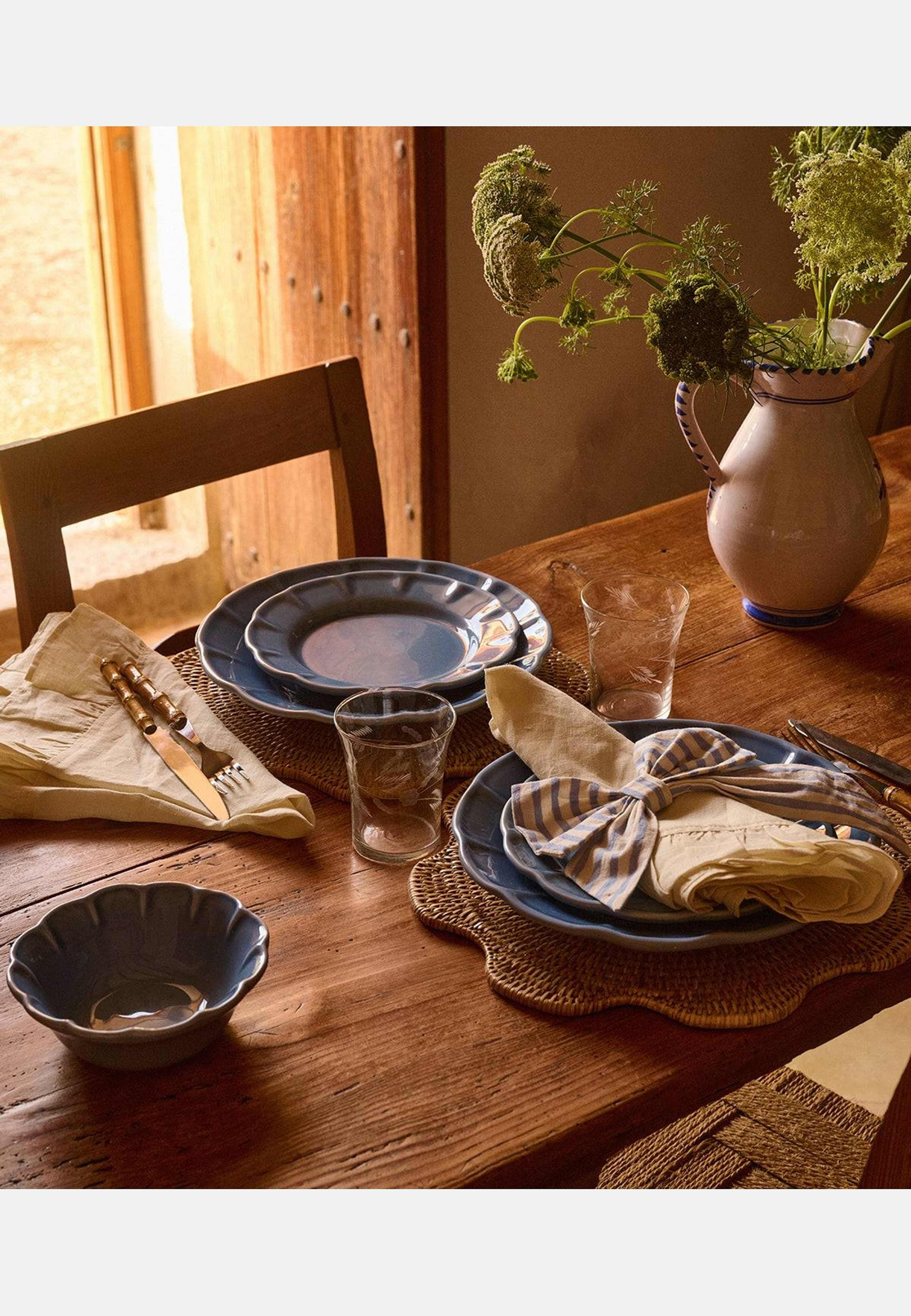 Everyday Charm Liten Skål - 15 Cm, från Pick A Poppy, i färgen dark blue. Klicka för att öppna bilden i stort format