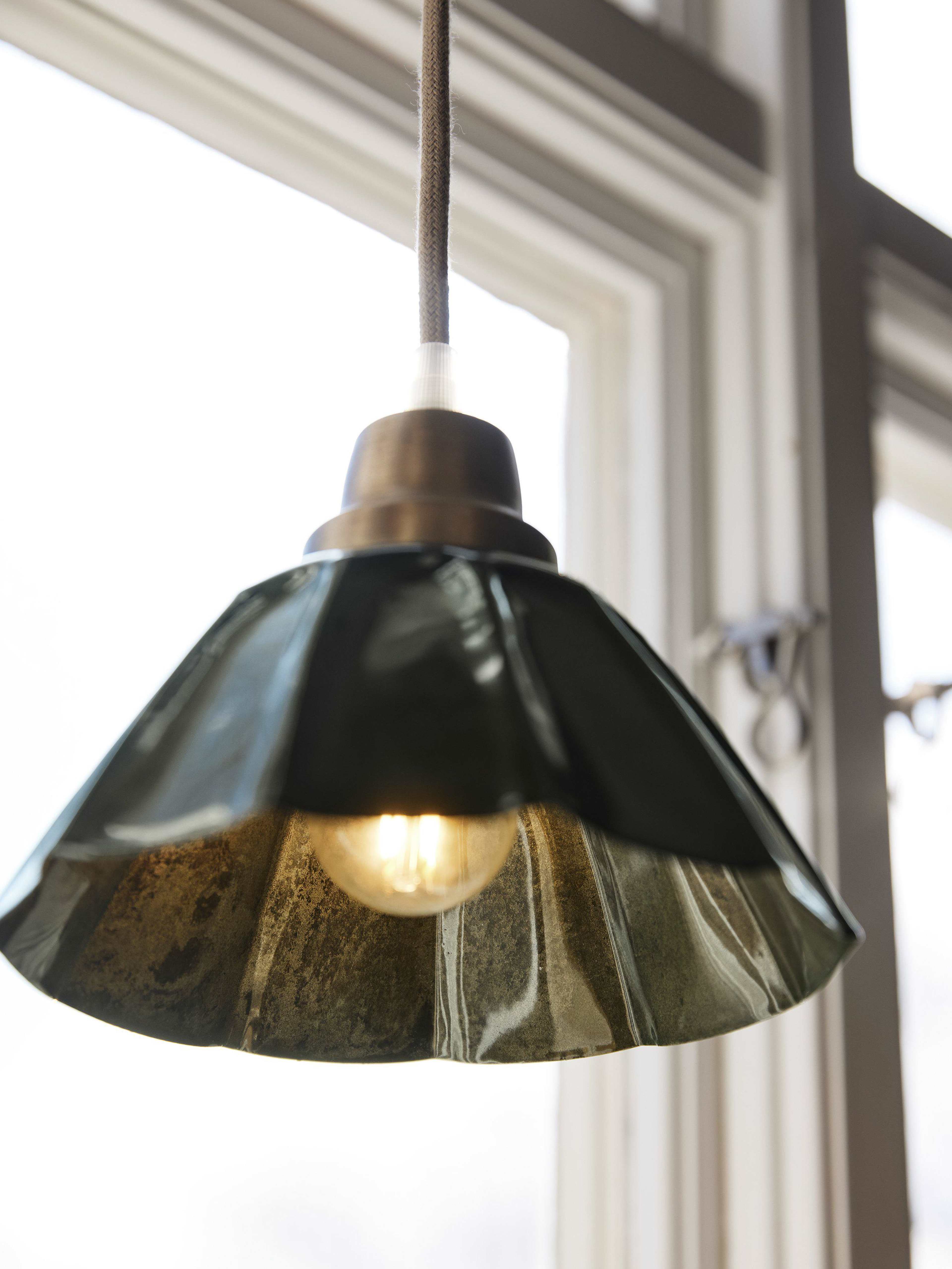 Ester Fönsterlampa
