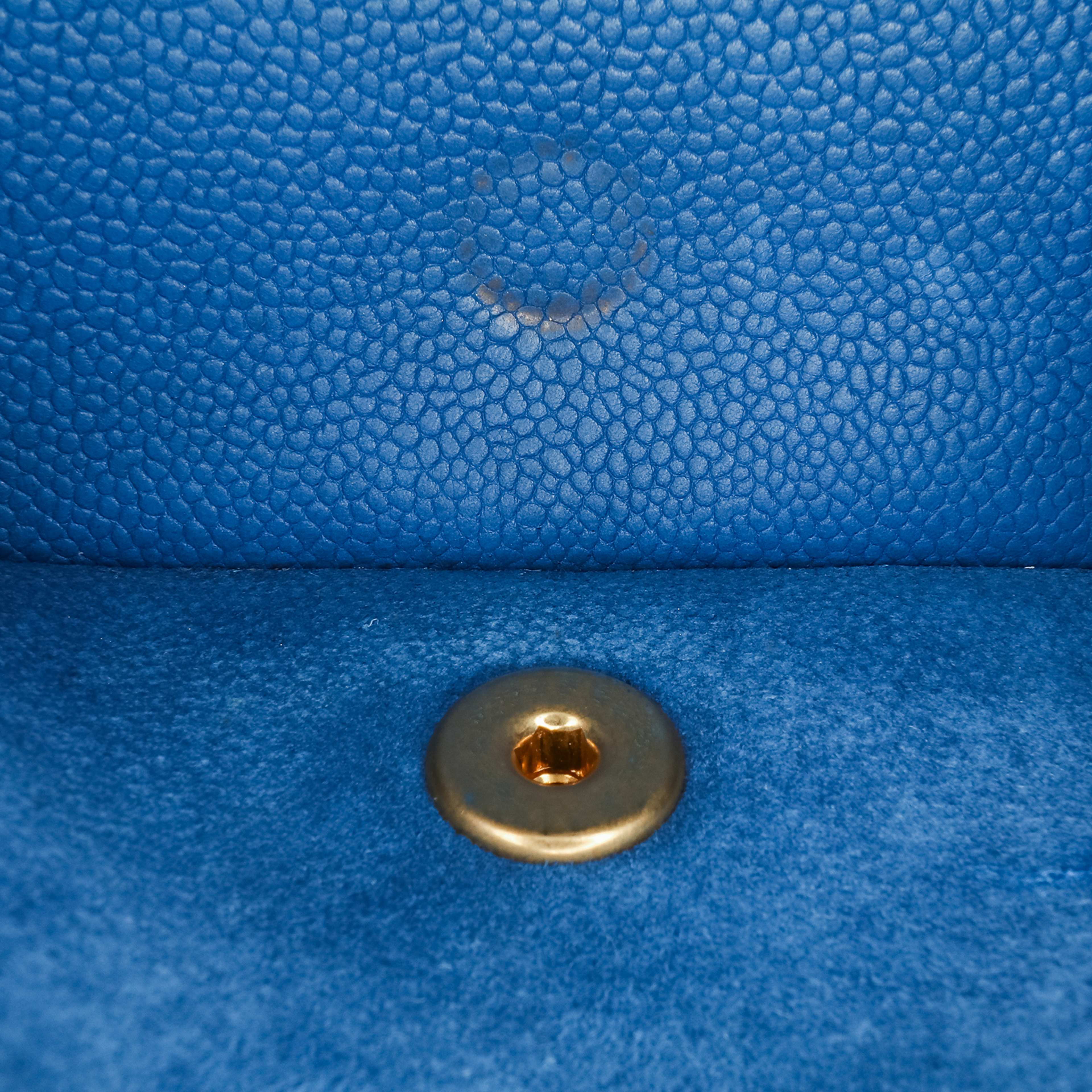 Chanel Medium Classic Caviar Pure Double Flap, från Luxclusif, i färgen blue. Klicka för att öppna bilden i stort format