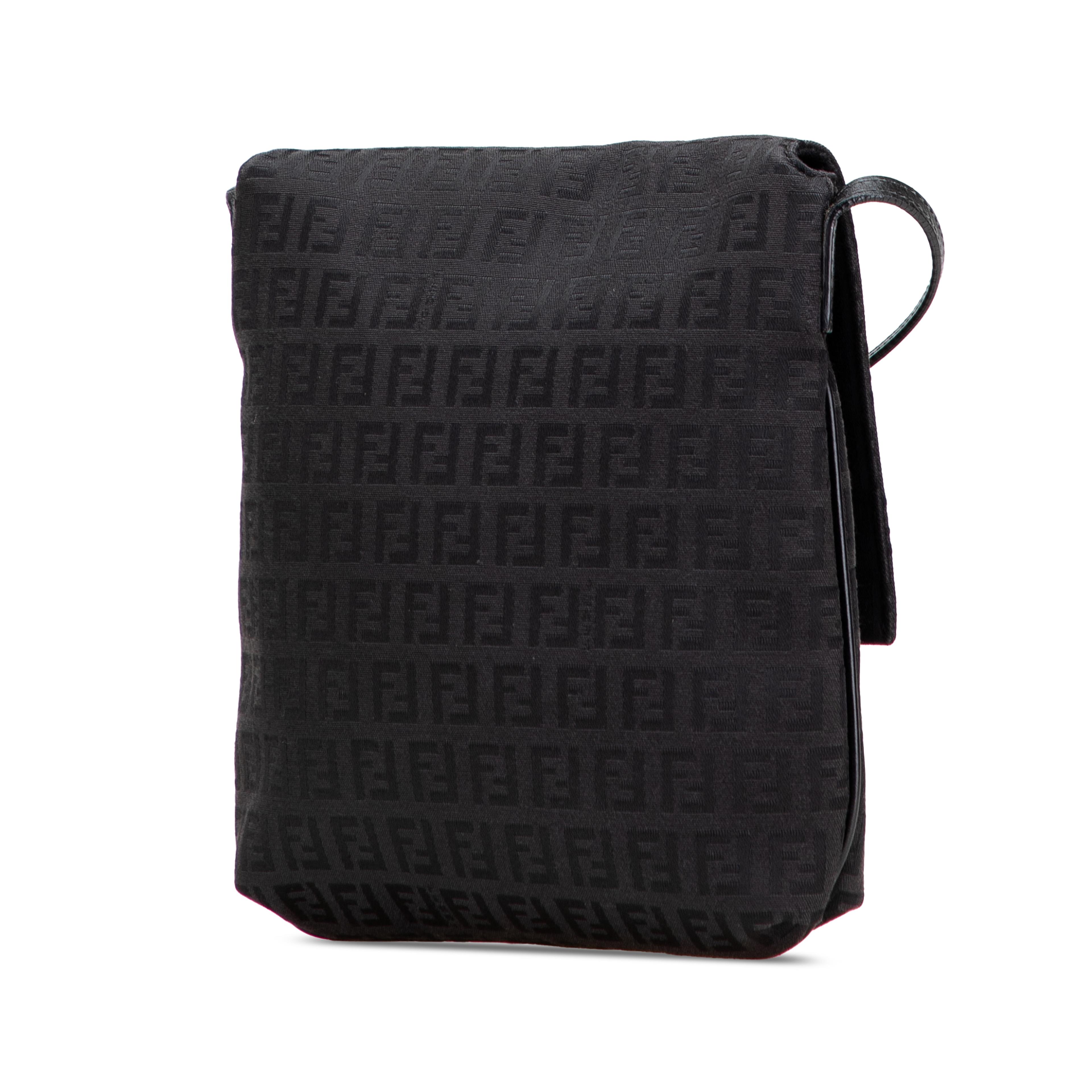 Fendi Zucchino Canvas Crossbody, från Luxclusif, i färgen black. Klicka för att öppna bilden i stort format