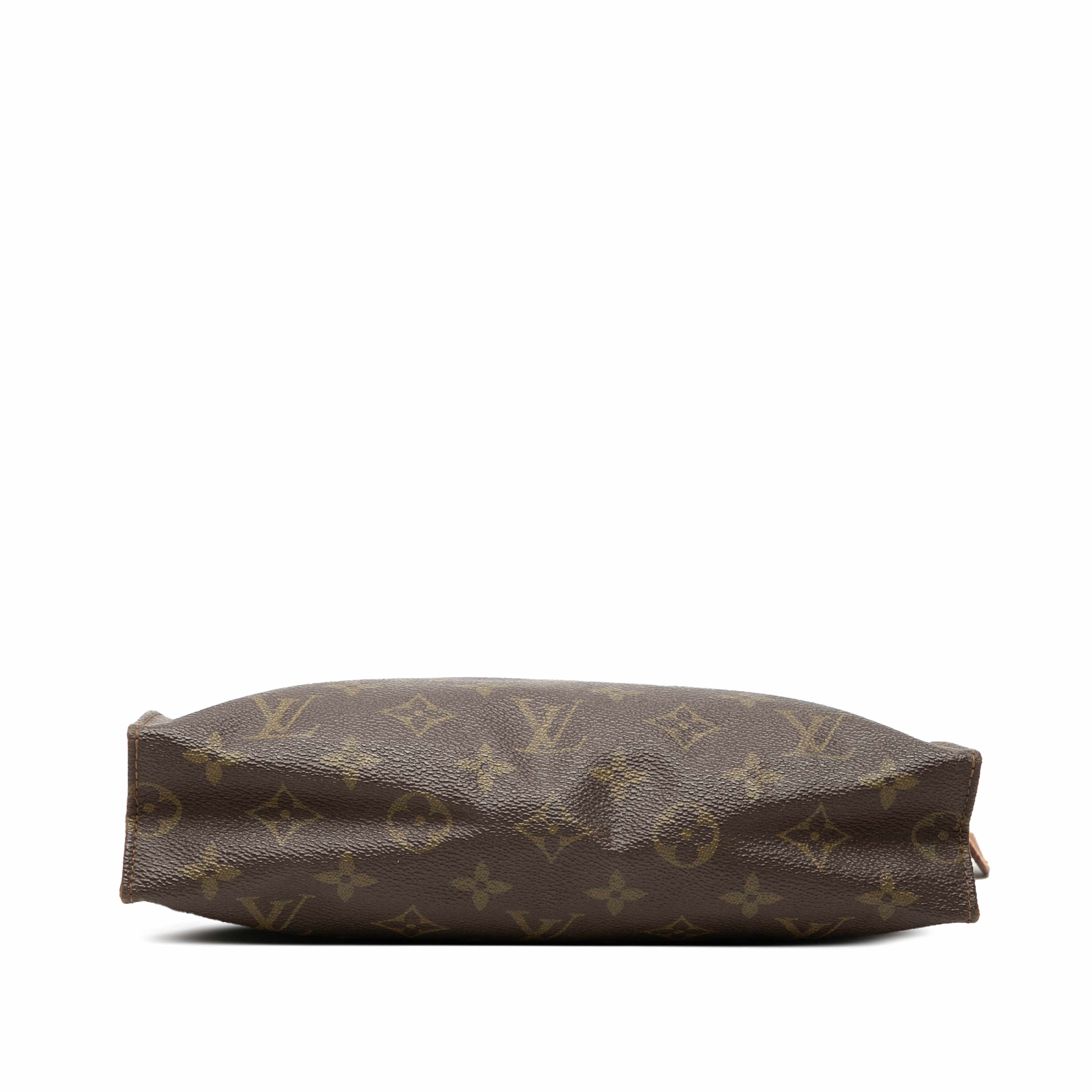 Louis Vuitton Monogram Toiletry Pouch 26, från Luxclusif, i färgen brun. Klicka för att öppna bilden i stort format