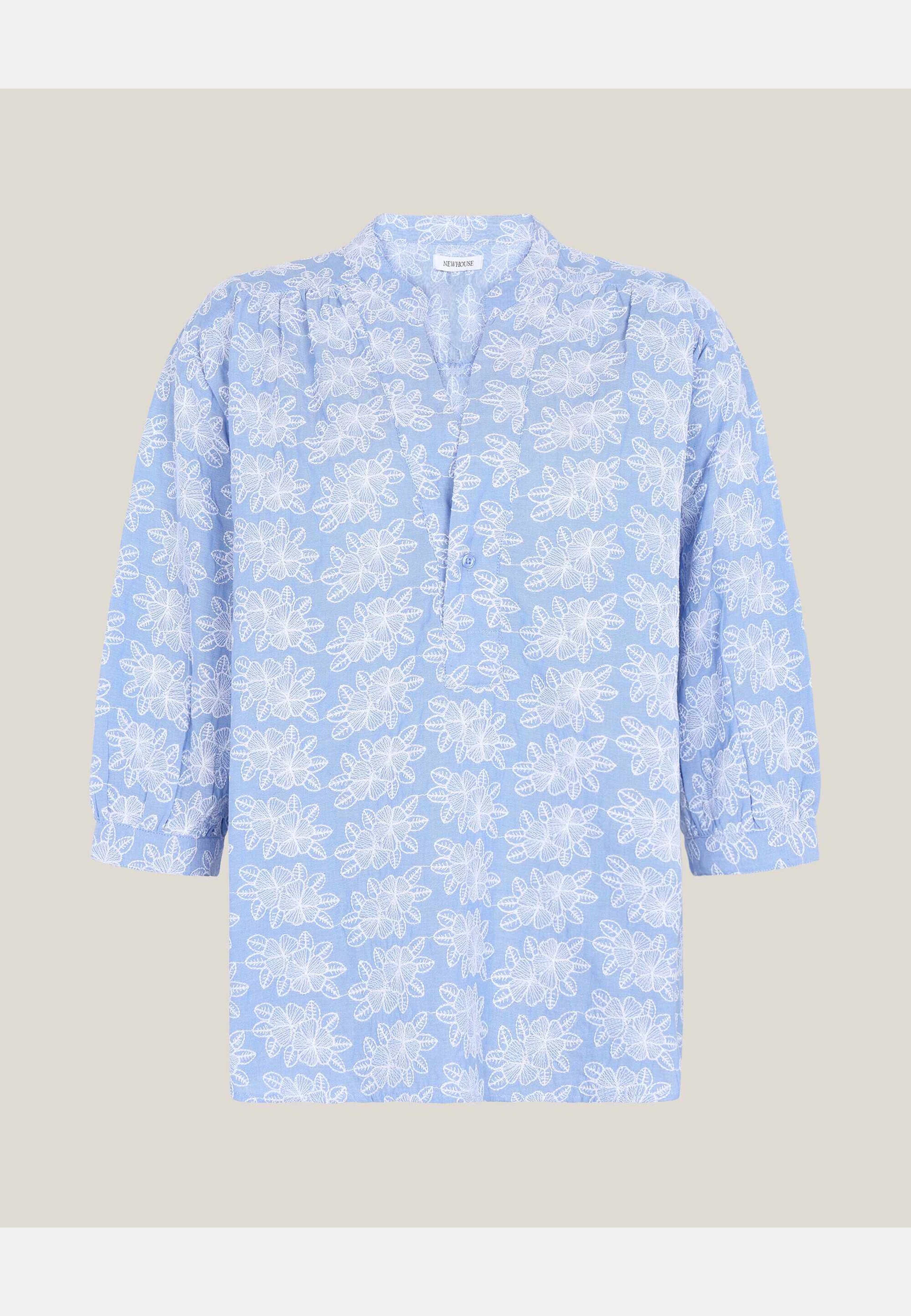 Hannah Chambray Blouse, från Newhouse, i färgen ljusblå. Klicka för att öppna bilden i stort format