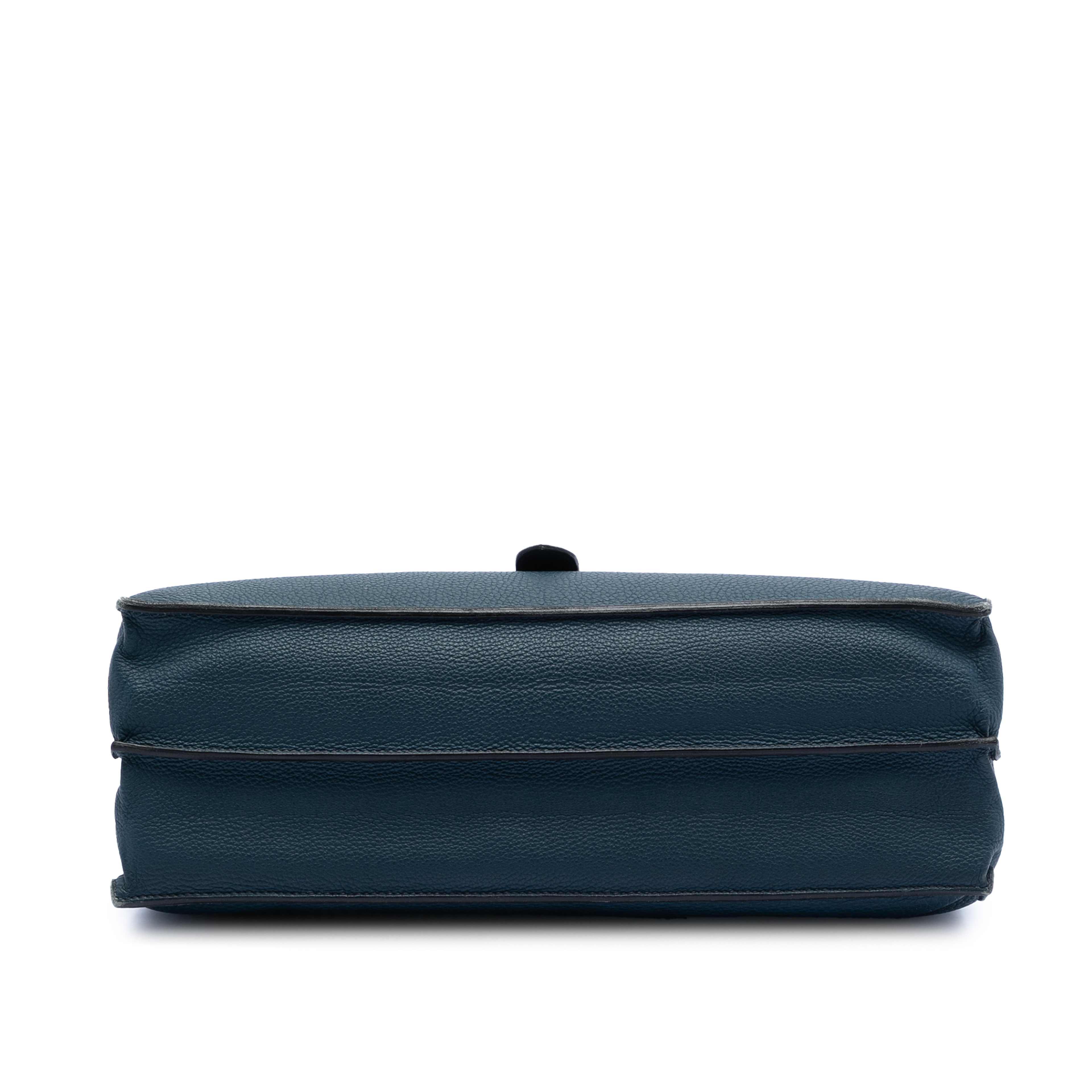 Hermès Togo Sac A Depeches 38, från Luxclusif, i färgen peacock. Klicka för att öppna bilden i stort format