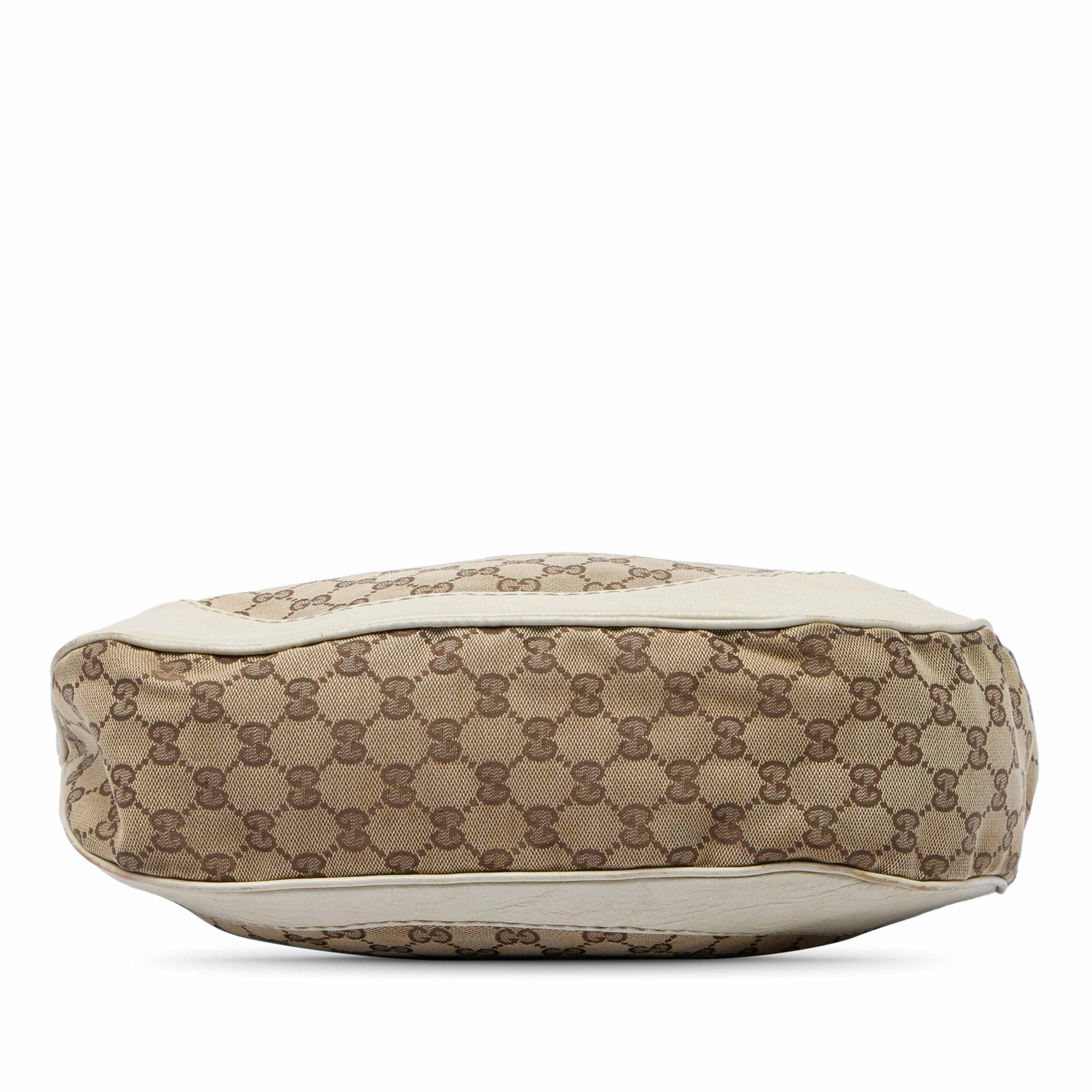 Gucci Gg Canvas Charlotte Crossbody, från Luxclusif, i färgen beige. Klicka för att öppna bilden i stort format
