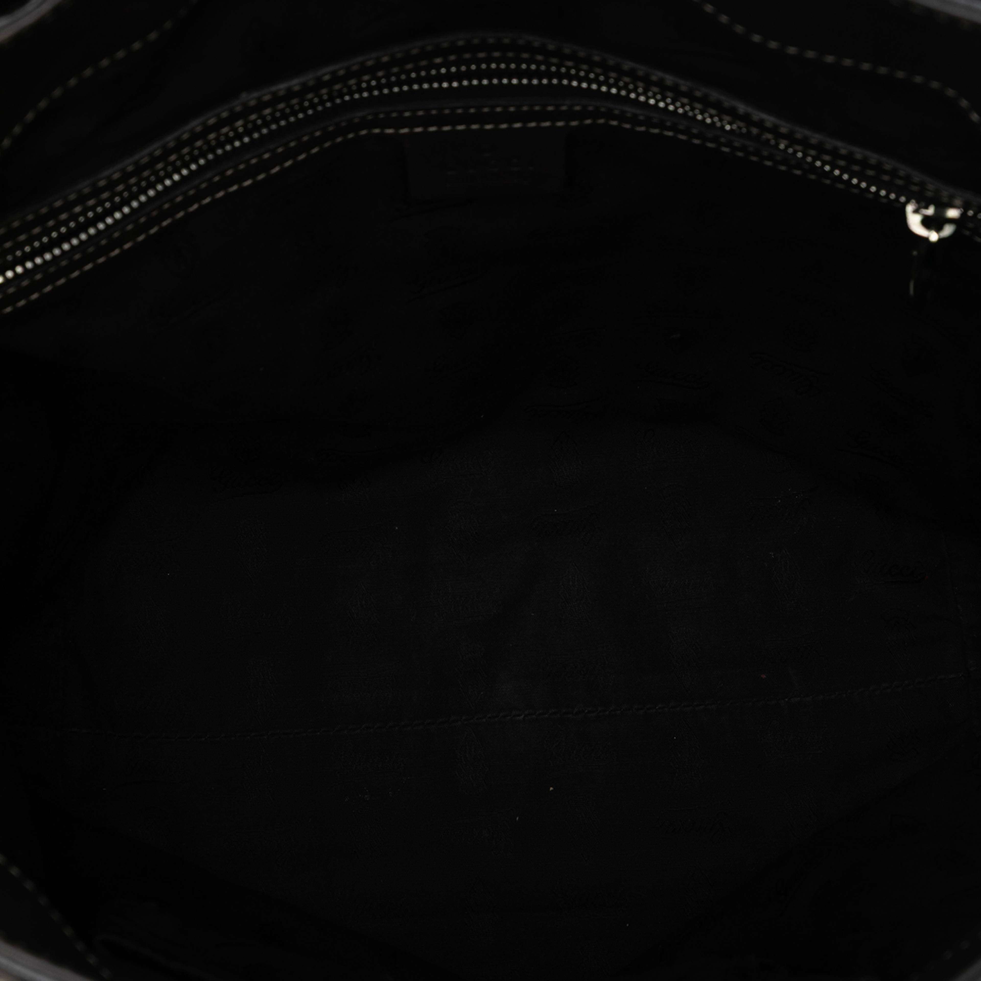 Gucci Medium Gg Canvas Web Match Ball Tote, från Luxclusif, i färgen beige. Klicka för att öppna bilden i stort format