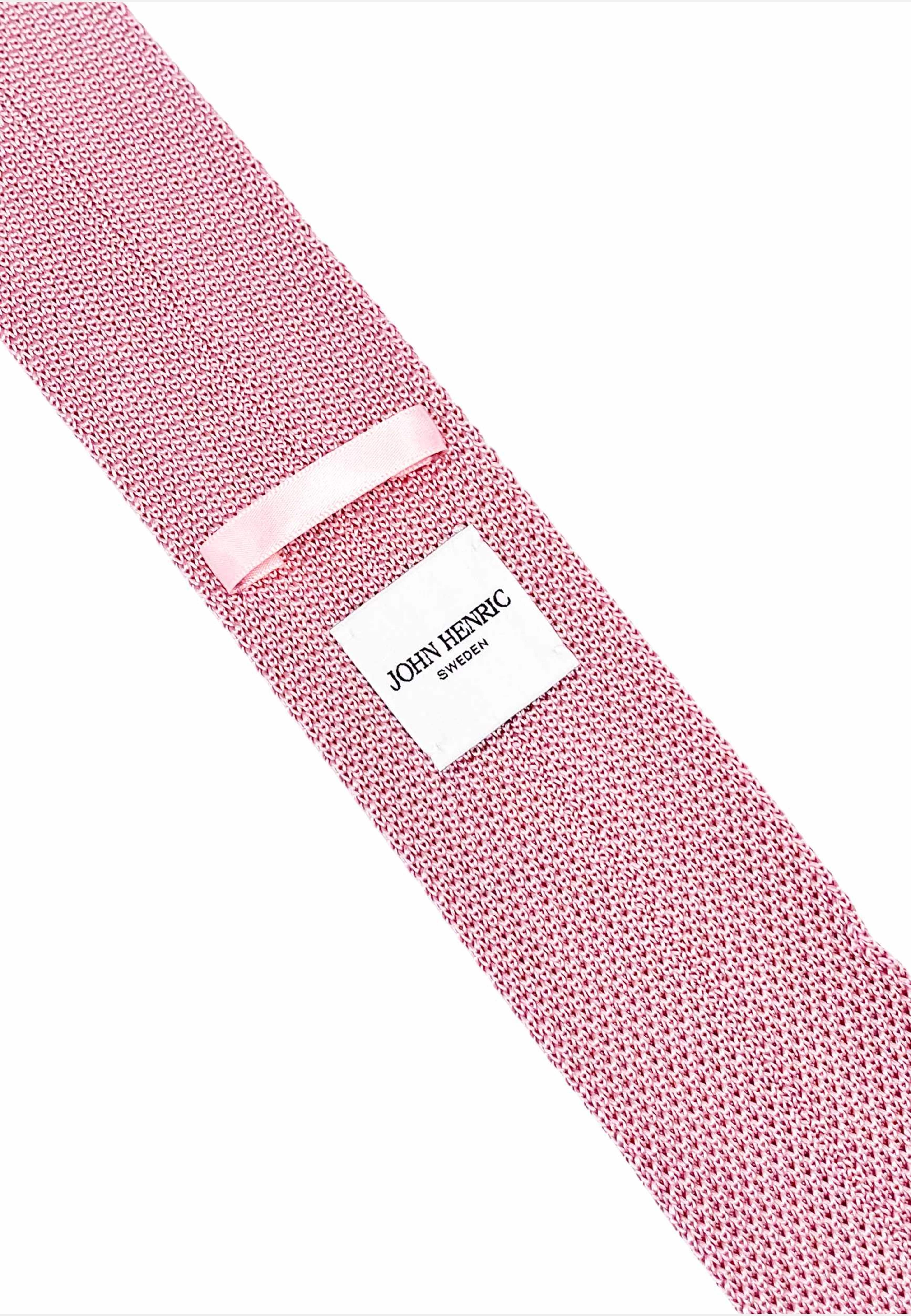 Silk Knitted Tie, från John Henric, i färgen pink. Klicka för att öppna bilden i stort format