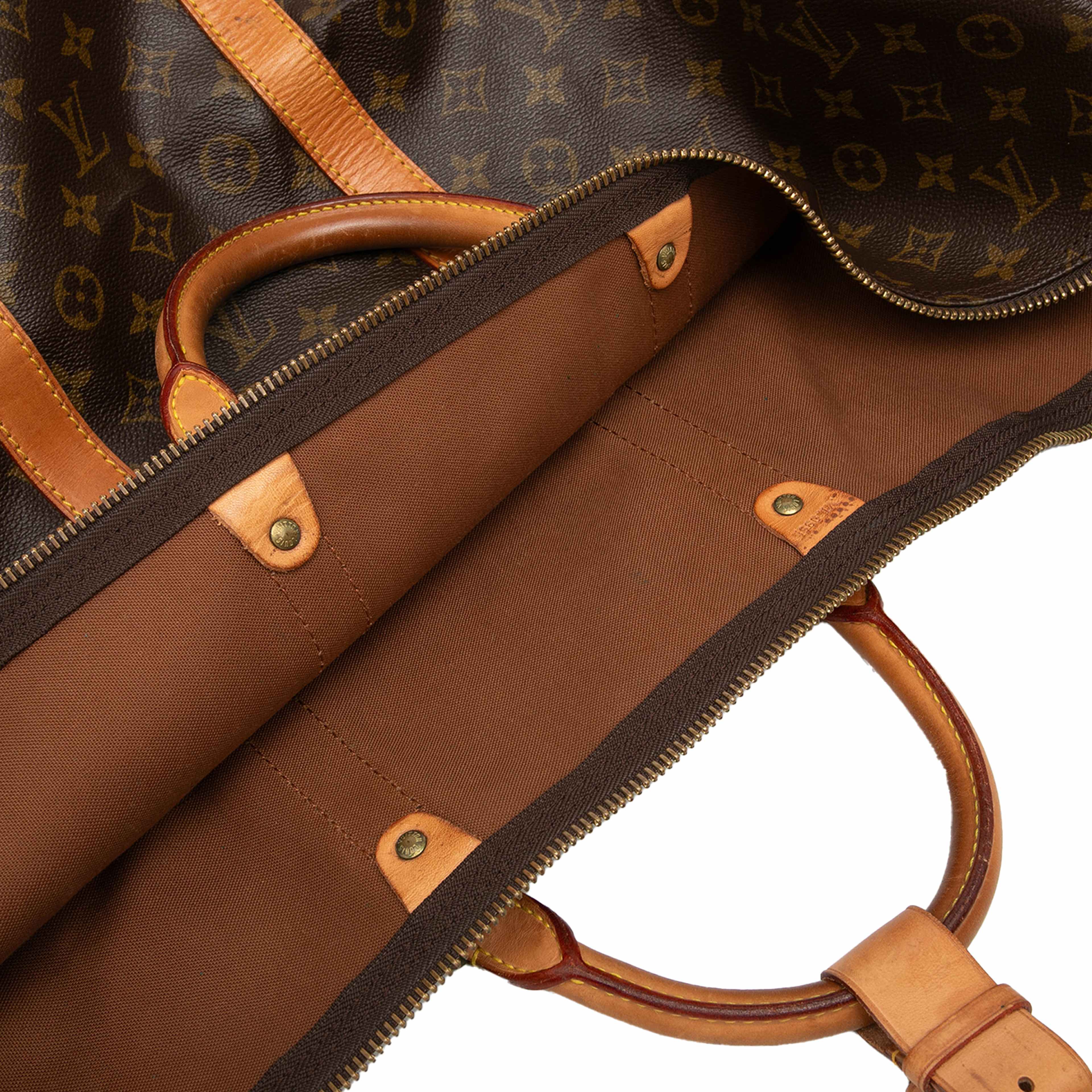 Louis Vuitton Monogram Keepall Bandouliere 60, från Luxclusif, i färgen brun. Klicka för att öppna bilden i stort format
