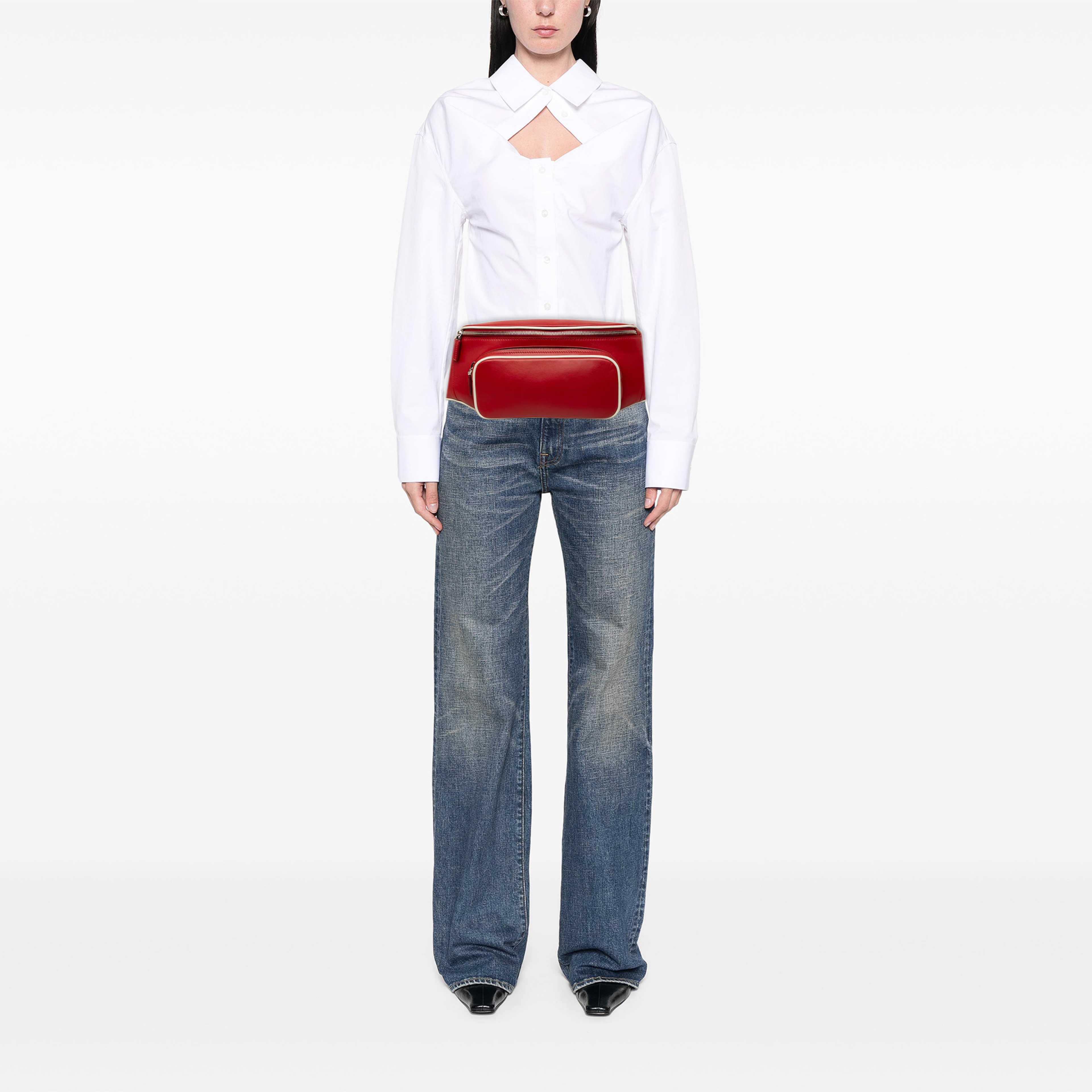 Prada Leather Zip Pocket Belt Bag, från Luxclusif, i färgen röd. Klicka för att öppna bilden i stort format