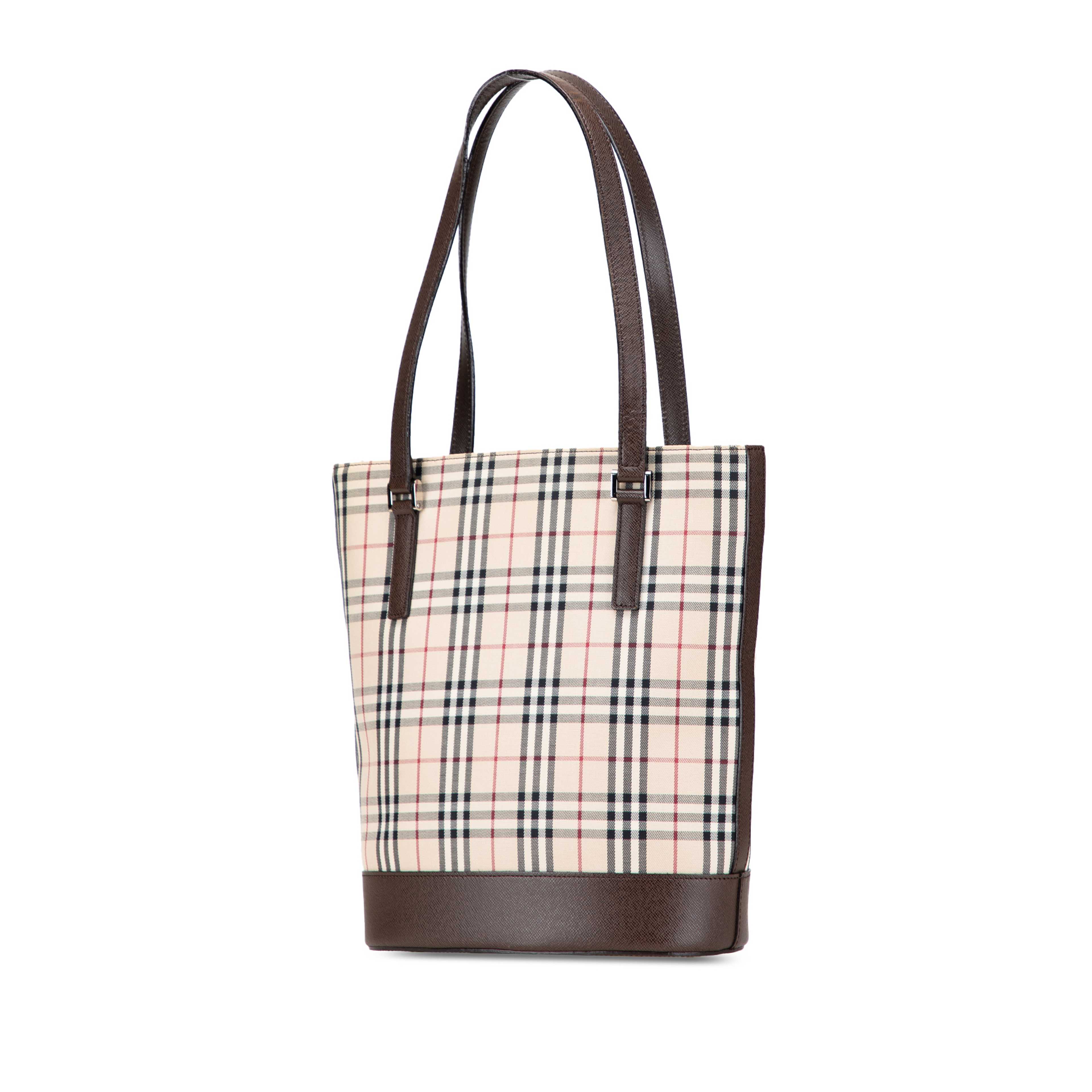 Burberry House Check Coated Canvas Bucket Tote, från Luxclusif, i färgen beige.