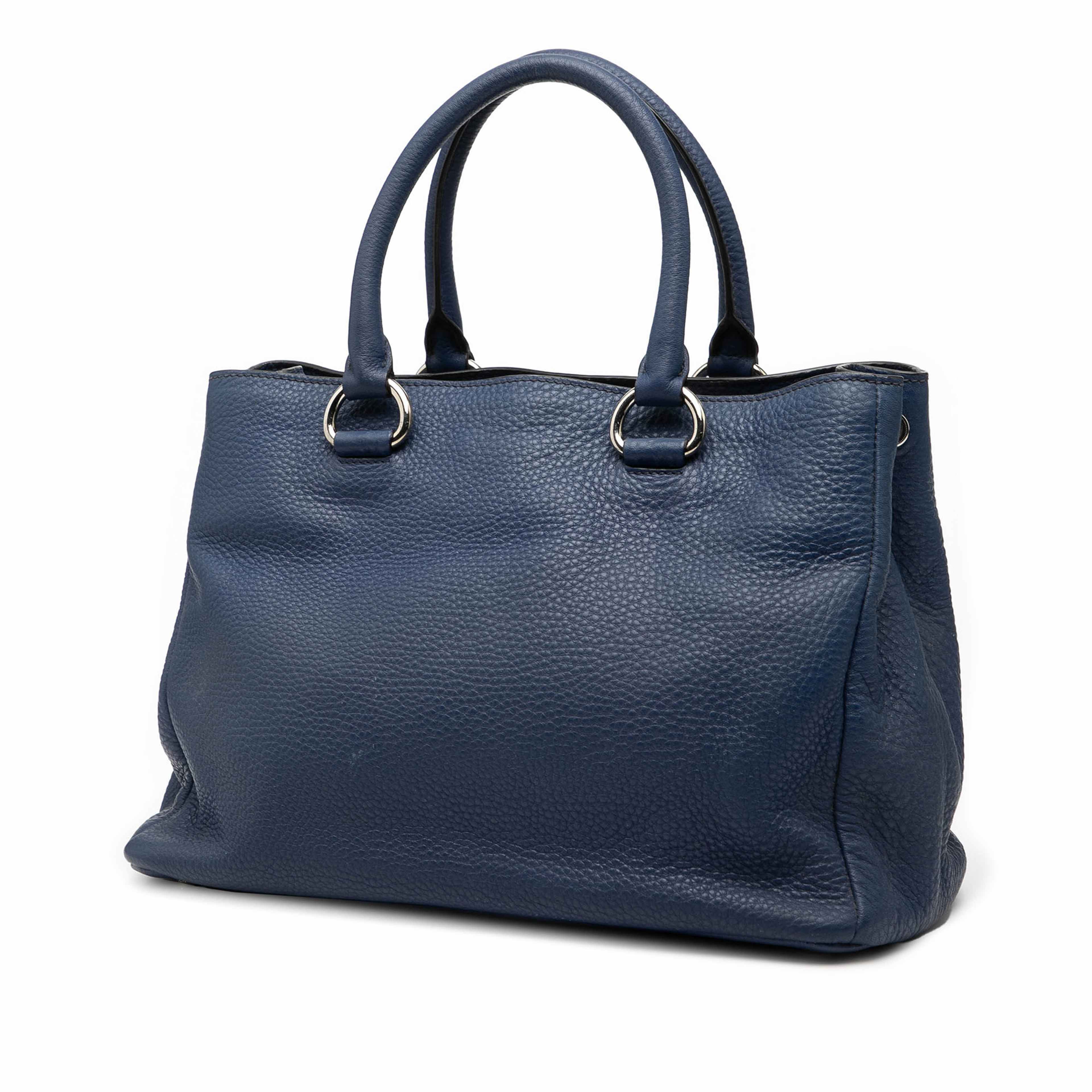 Prada Vitello Daino Zip Top Satchel, från Luxclusif, i färgen dark blue. Klicka för att öppna bilden i stort format