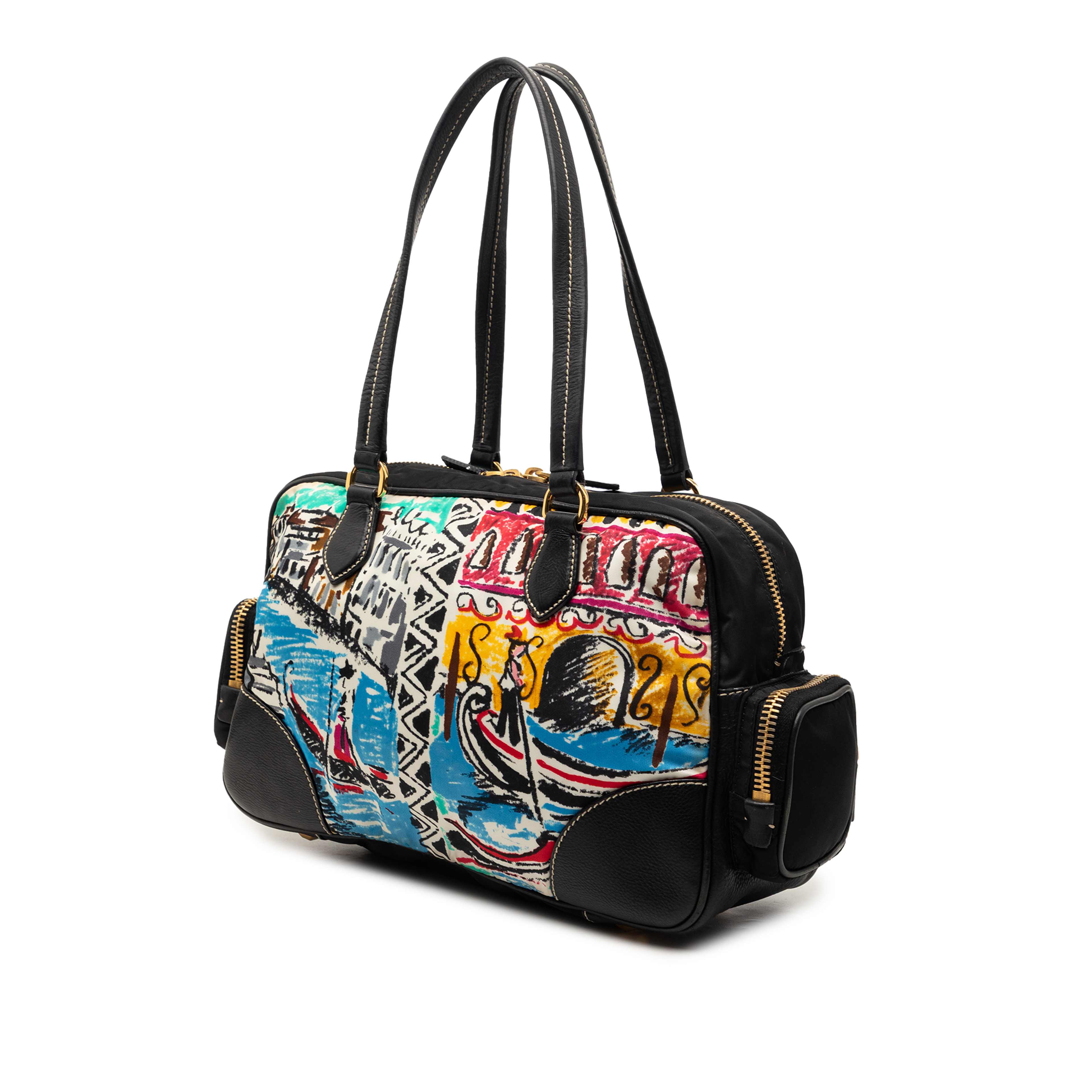 Prada Printed Canvas Venezia Shoulder Bag, från Luxclusif, i färgen black. Klicka för att öppna bilden i stort format