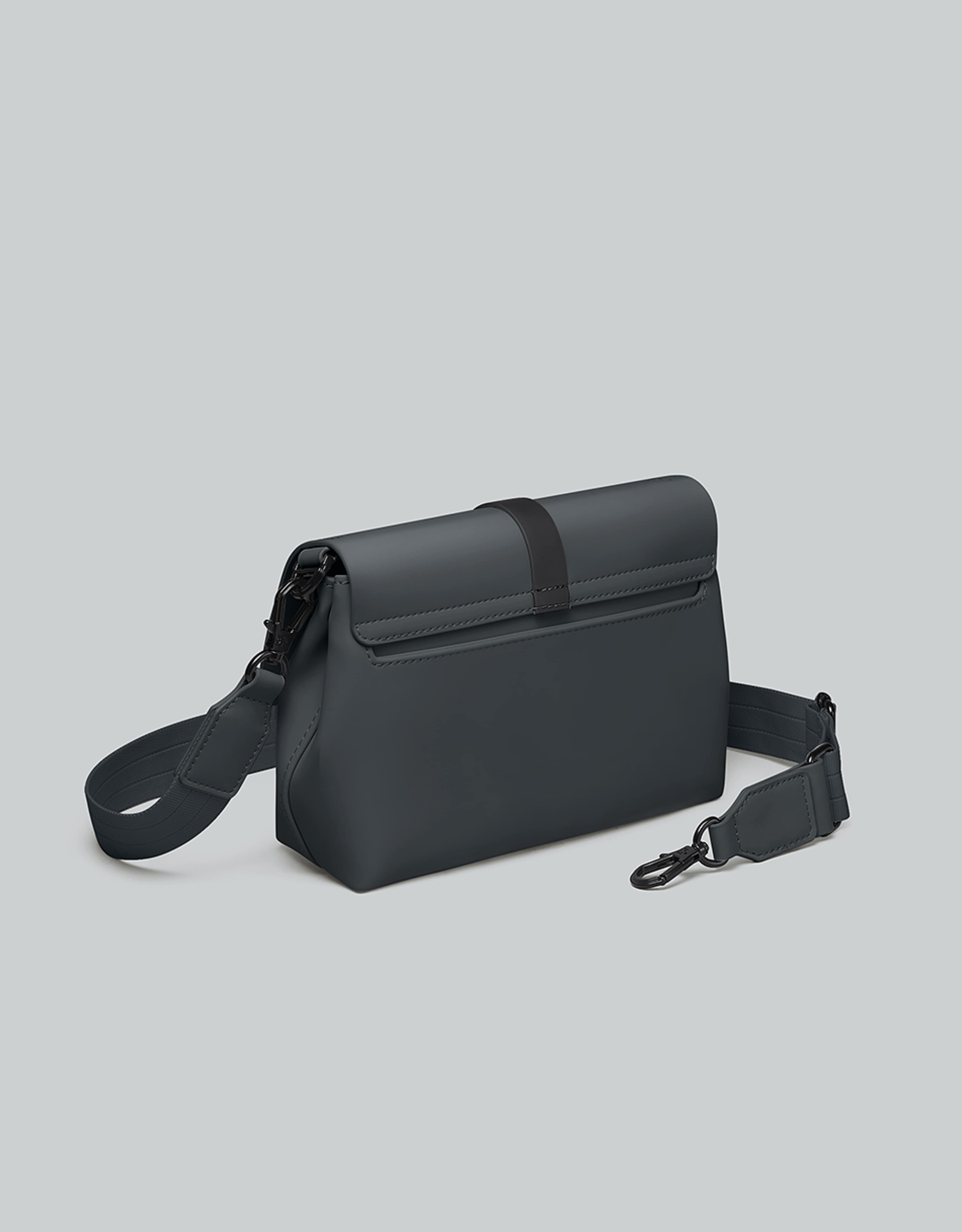 Spläsh Crossbody, från Gaston Luga, i färgen charcoal grey. Klicka för att öppna bilden i stort format