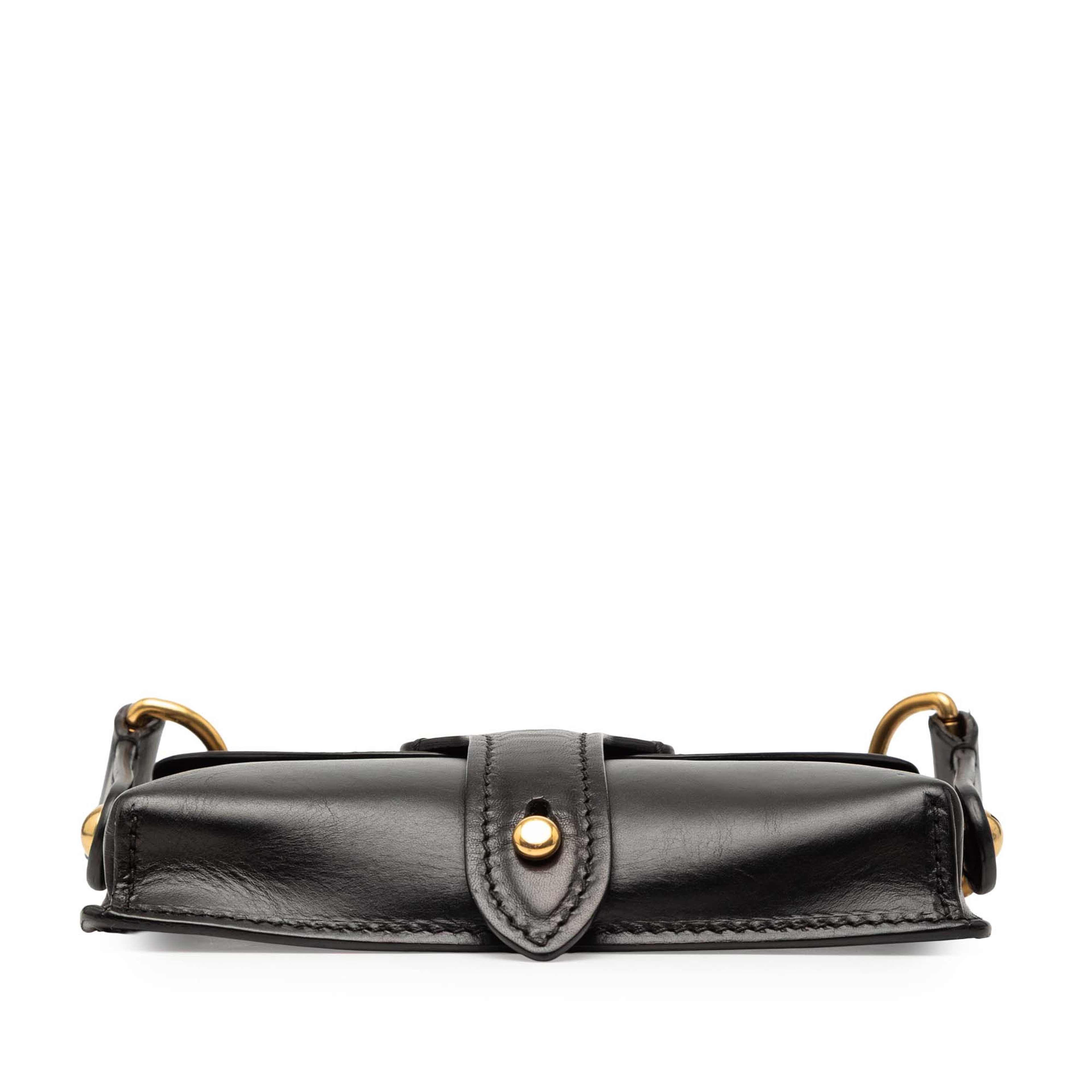 Dior Mini Leather D Bee Saddle Bag, från Luxclusif, i färgen black. Klicka för att öppna bilden i stort format