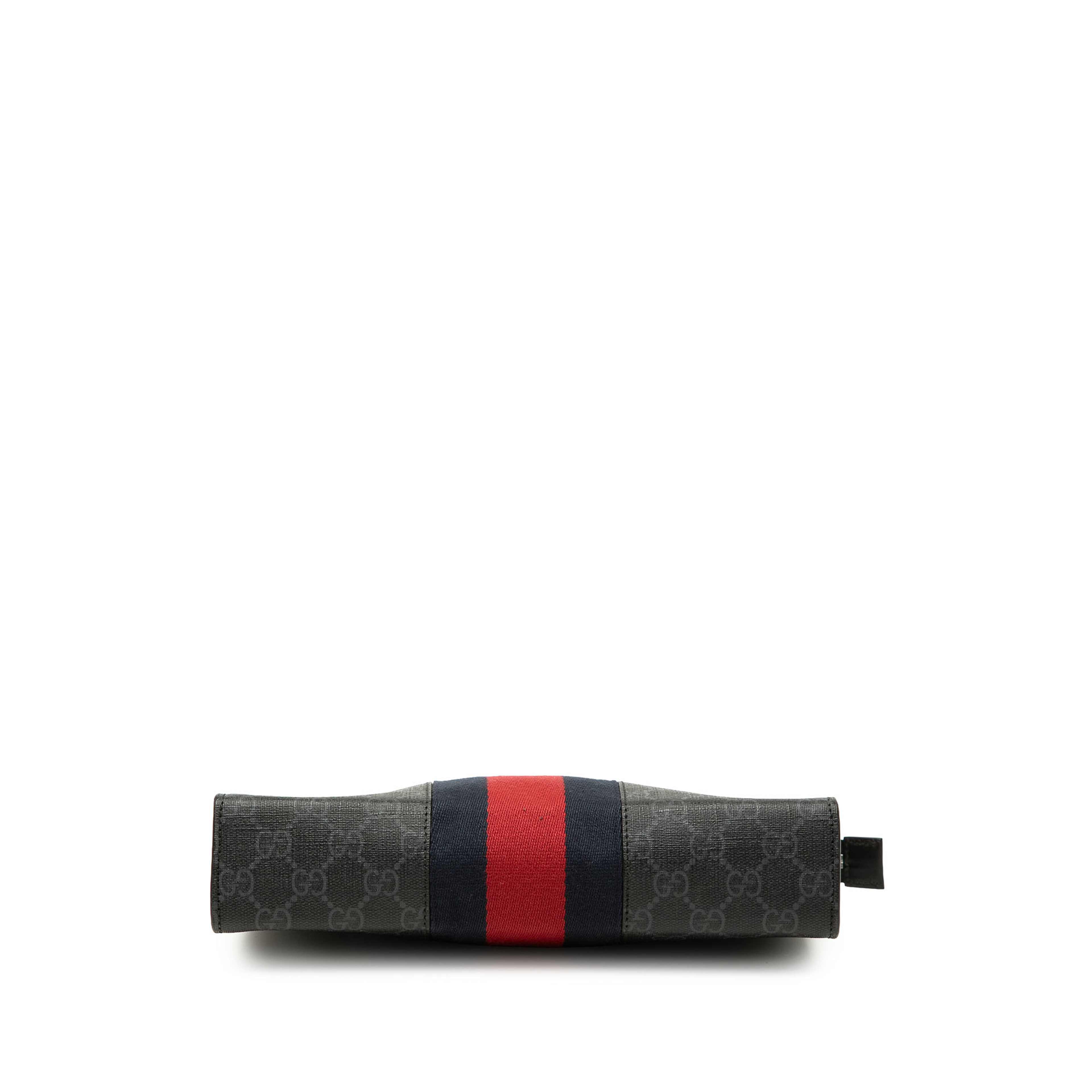 Gucci Gg Supreme Web Clutch, från Luxclusif, i färgen svart. Klicka för att öppna bilden i stort format