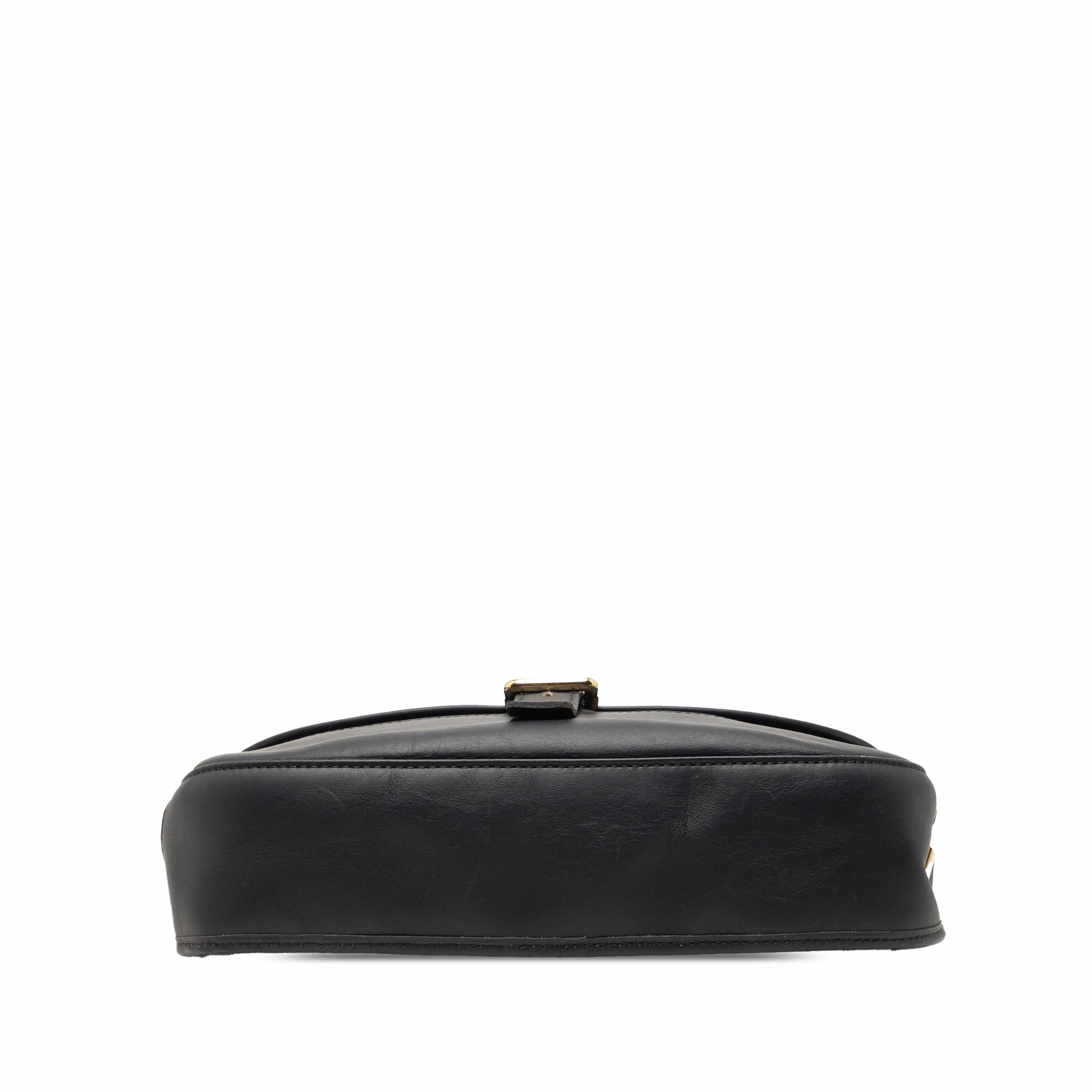 Louis Vuitton Monogram Mini Lin Berangere, från Luxclusif, i färgen navy. Klicka för att öppna bilden i stort format