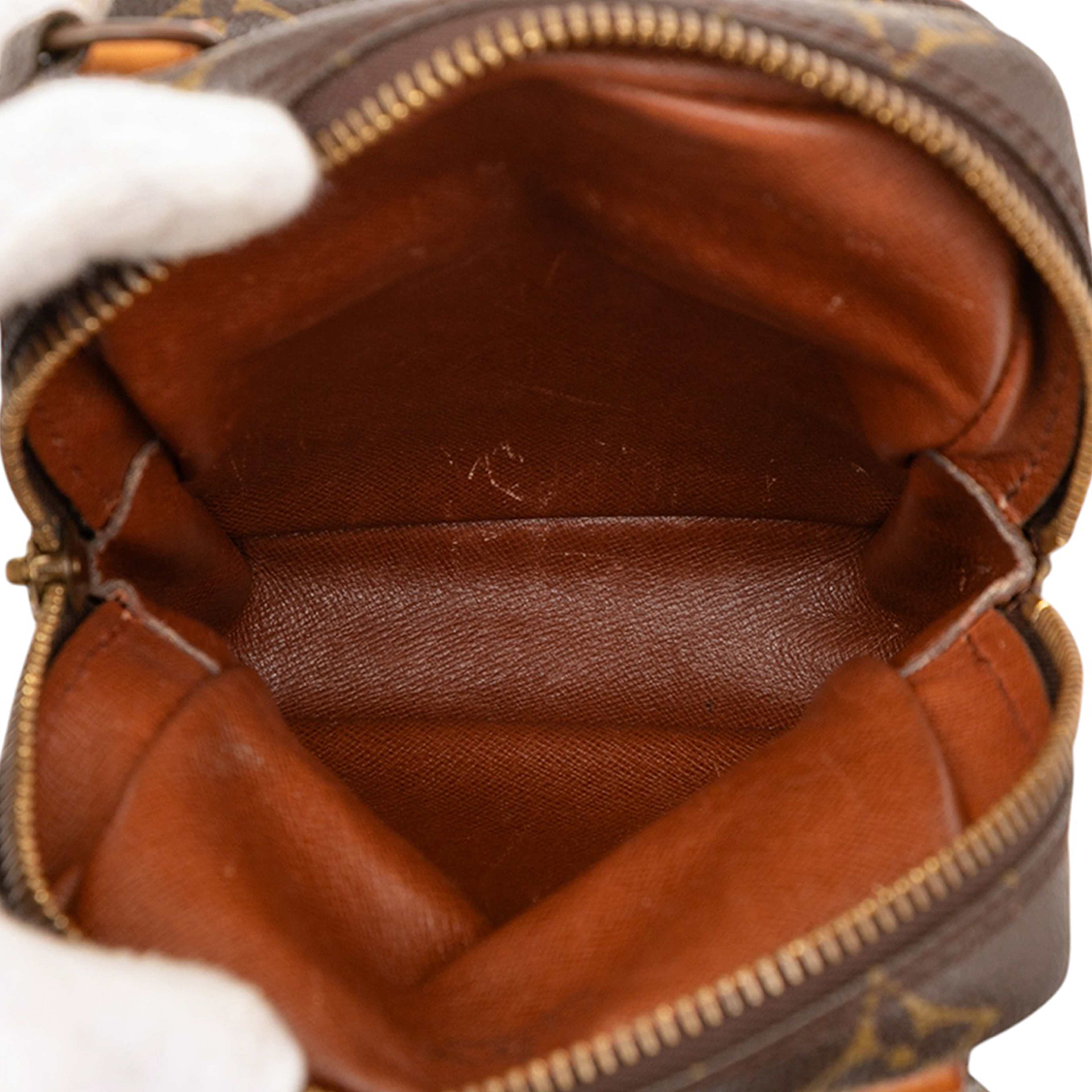 Louis Vuitton Monogram Mini Amazone, från Luxclusif, i färgen brown. Klicka för att öppna bilden i stort format