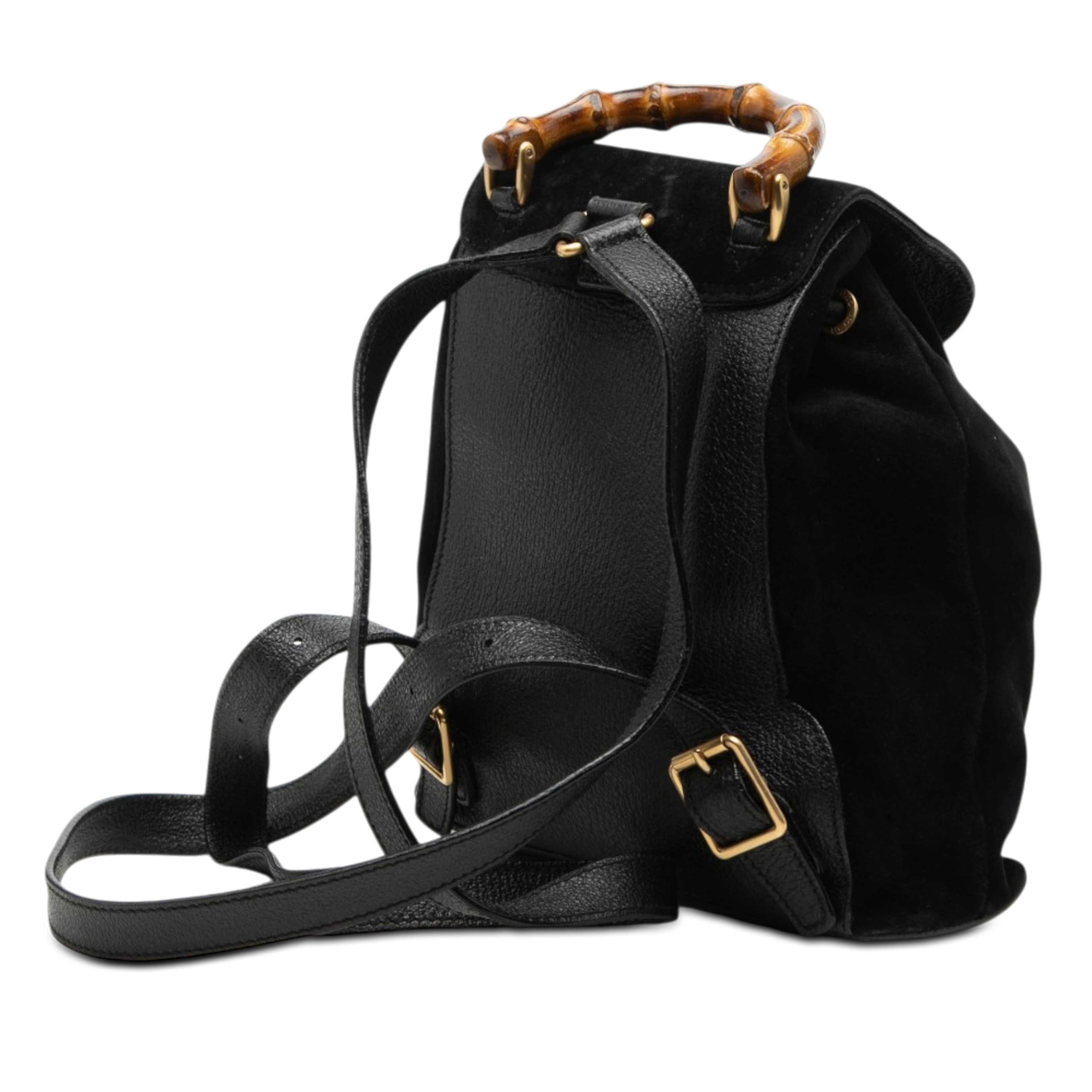 Gucci Suede Bamboo Backpack, från Luxclusif, i färgen black. Klicka för att öppna bilden i stort format