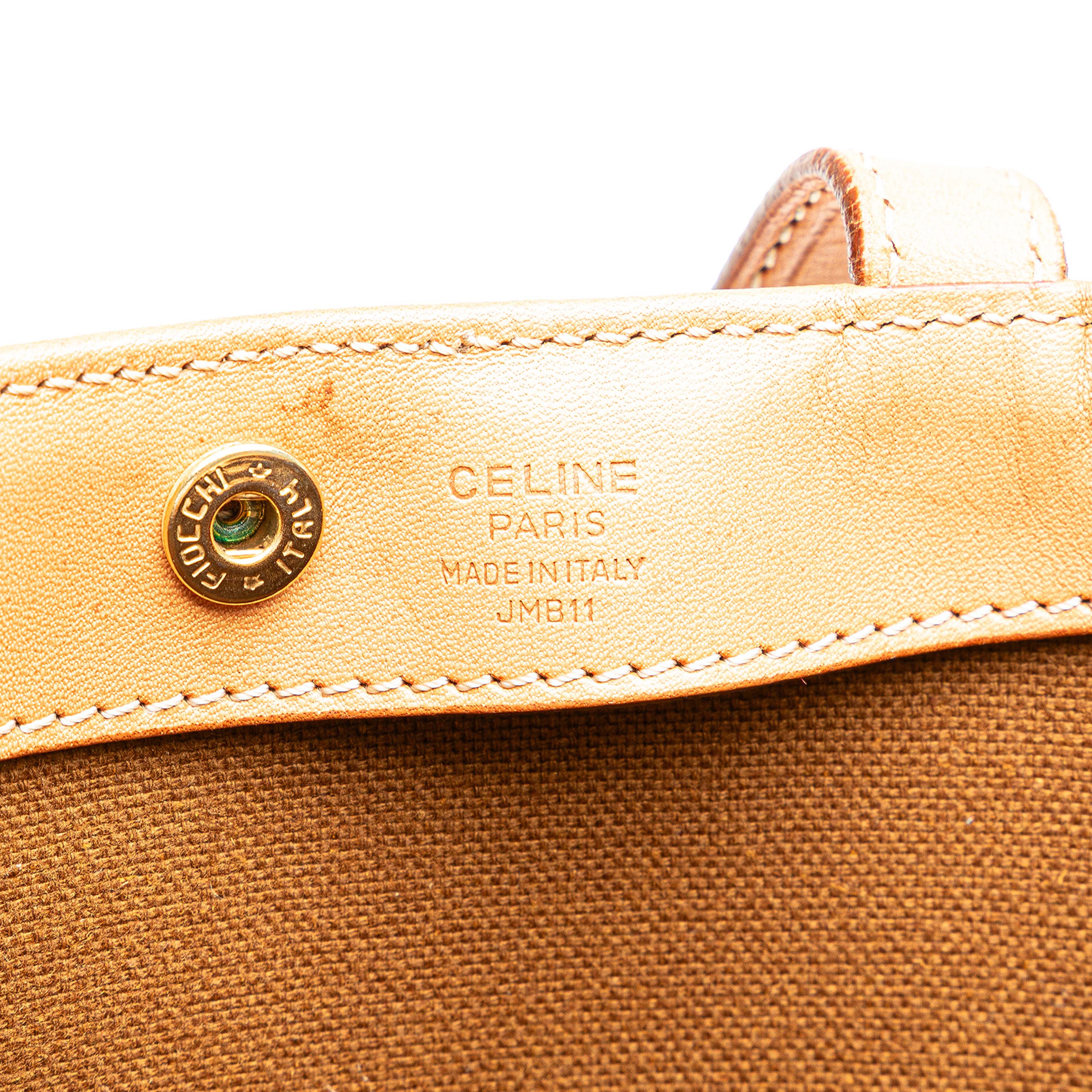 Celine Macadam Coated Canvas Tote, från Luxclusif, i färgen brown. Klicka för att öppna bilden i stort format