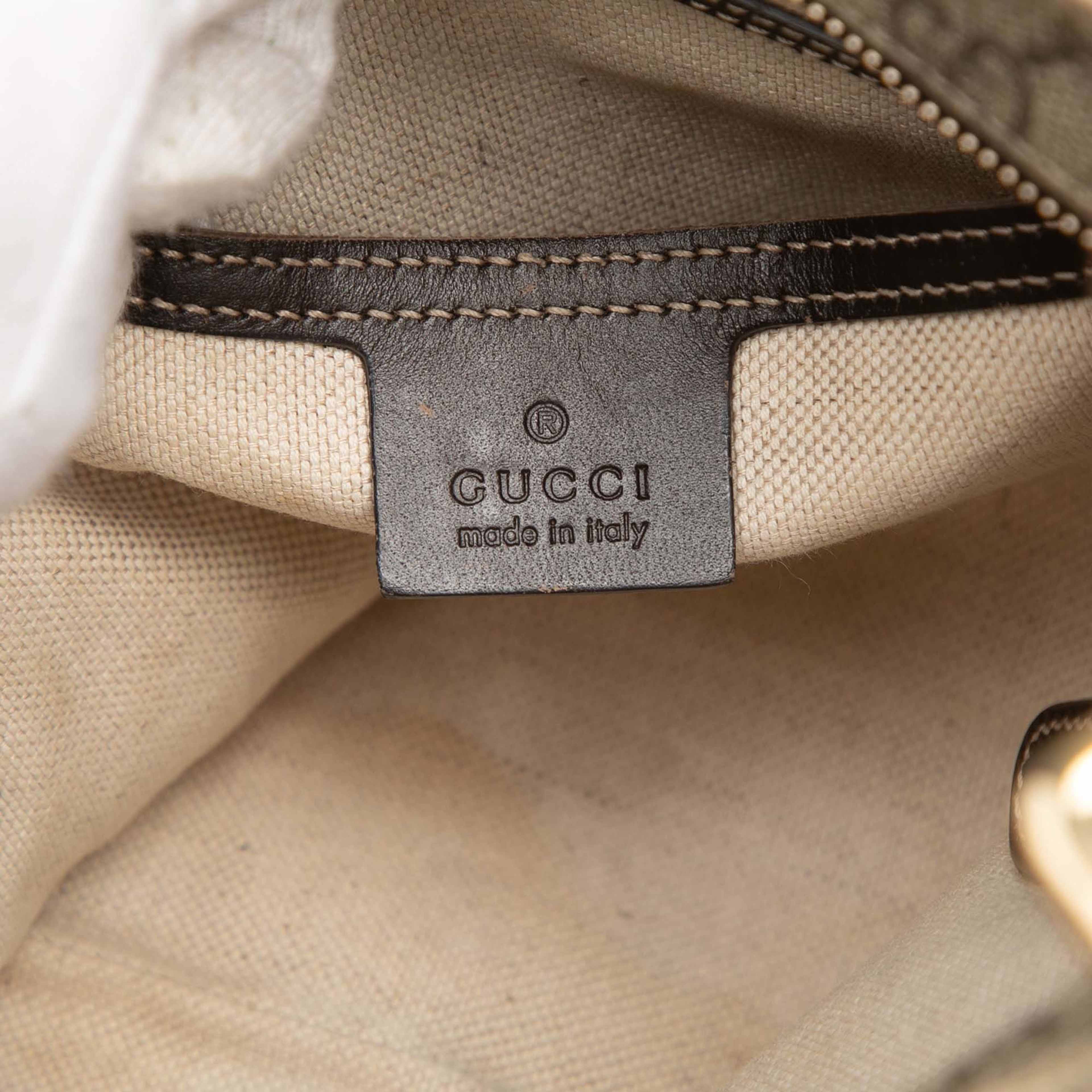 Gucci Gg Supreme Crossbody, från Luxclusif, i färgen beige. Klicka för att öppna bilden i stort format