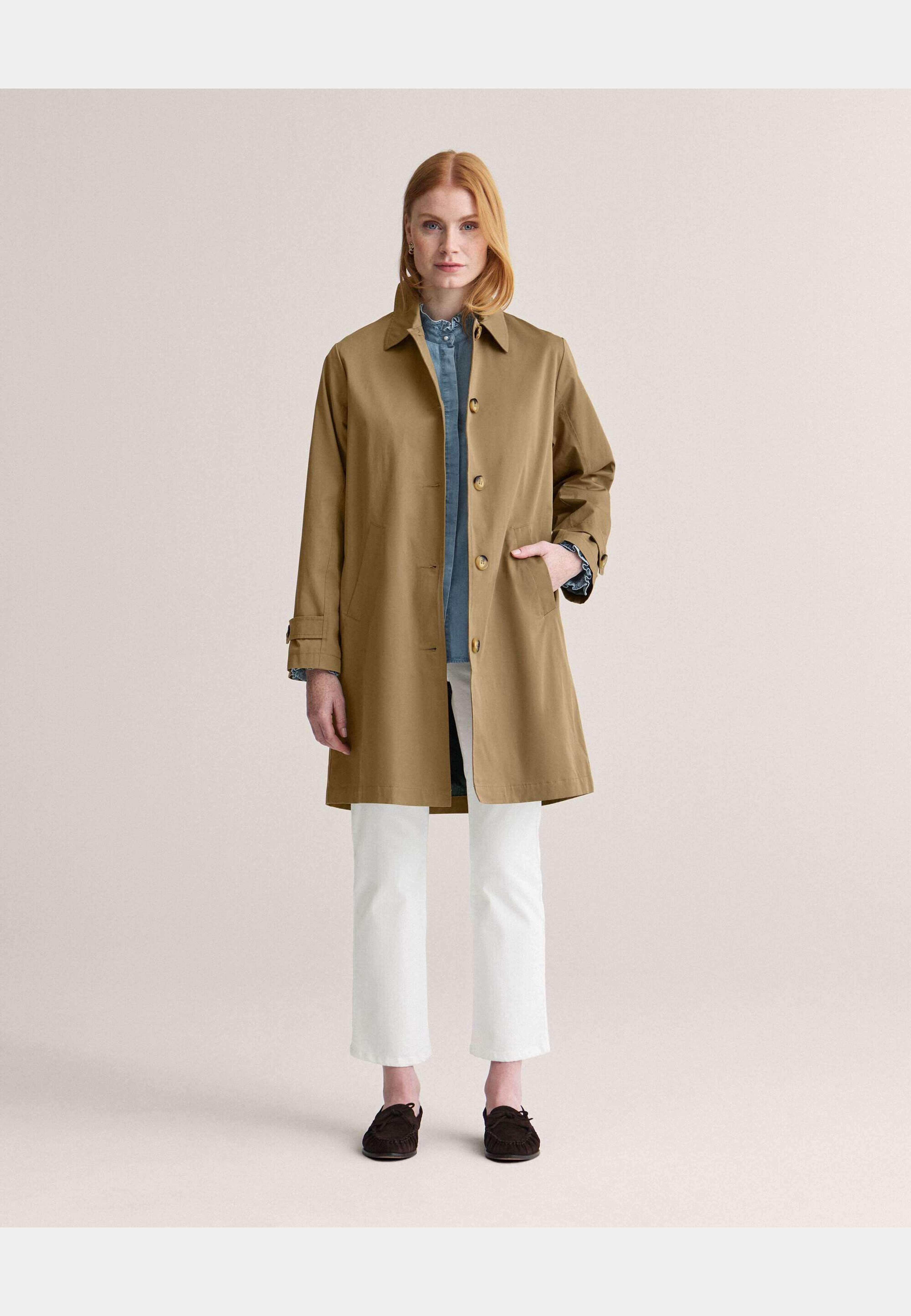 Beate Carcoat, från Newhouse, i färgen mörkbeige. Klicka för att öppna bilden i stort format