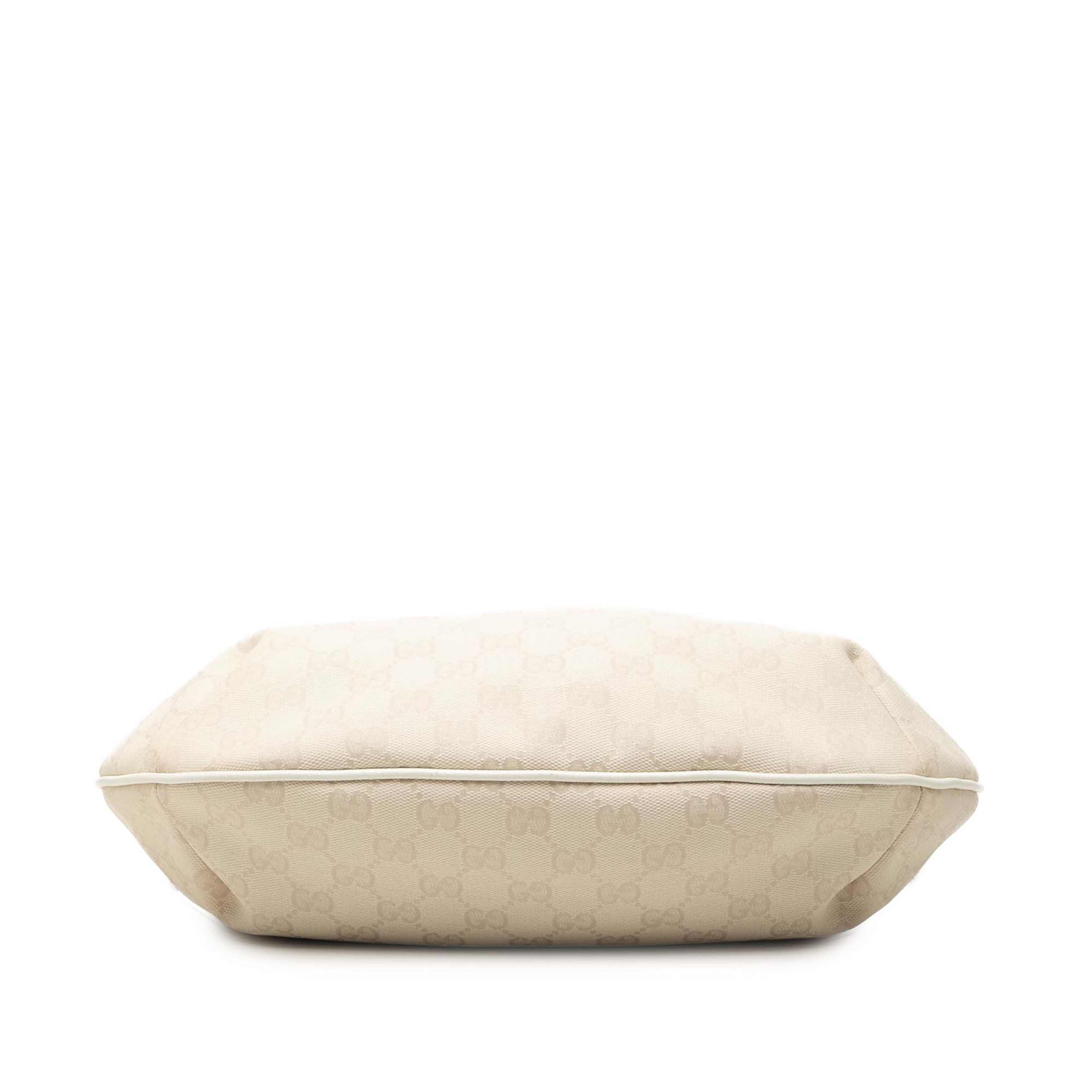 Gucci Gg Canvas Web Crossbody, från Luxclusif, i färgen beige. Klicka för att öppna bilden i stort format
