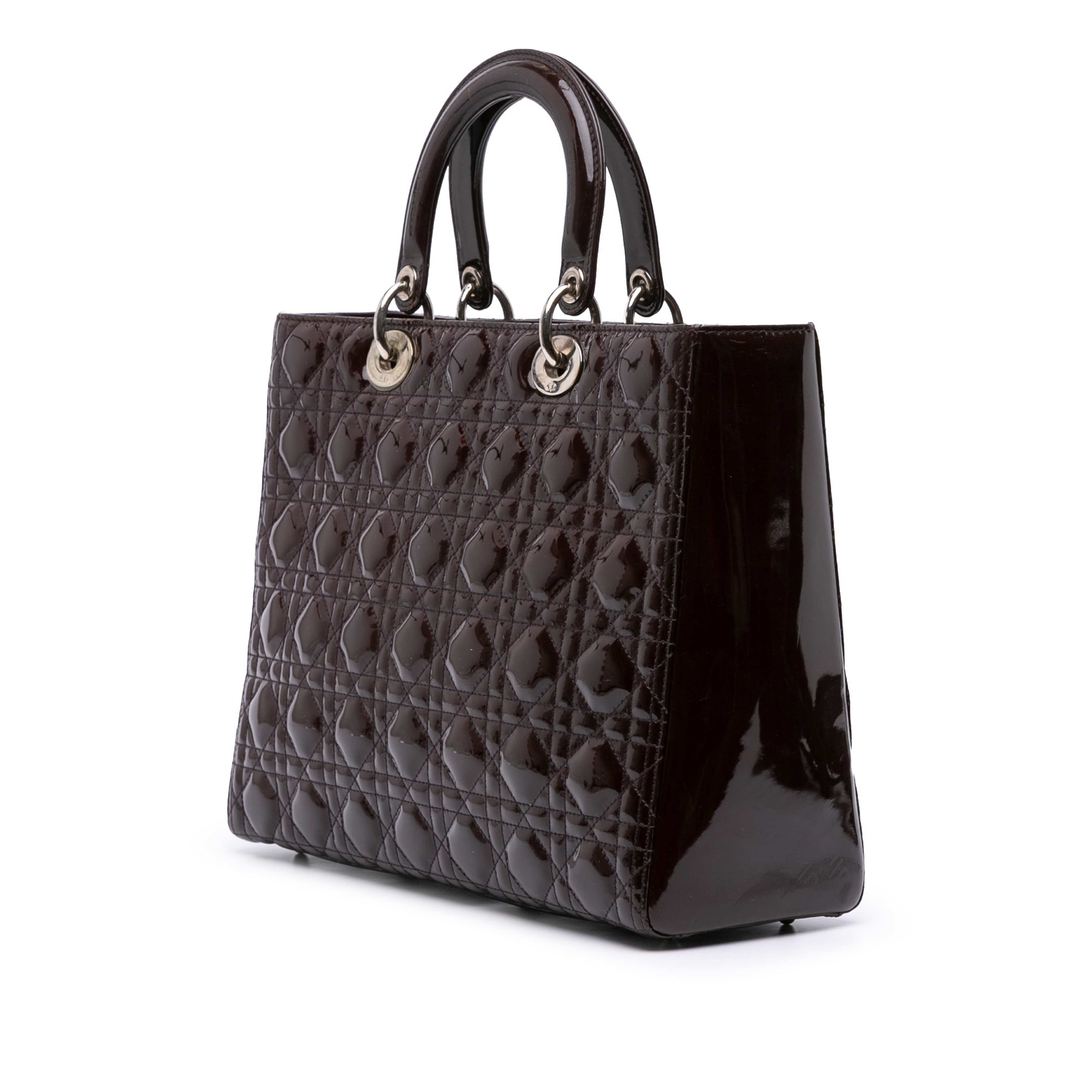 Dior Large Patent Cannage Lady Dior, från Luxclusif, i färgen burgundy. Klicka för att öppna bilden i stort format