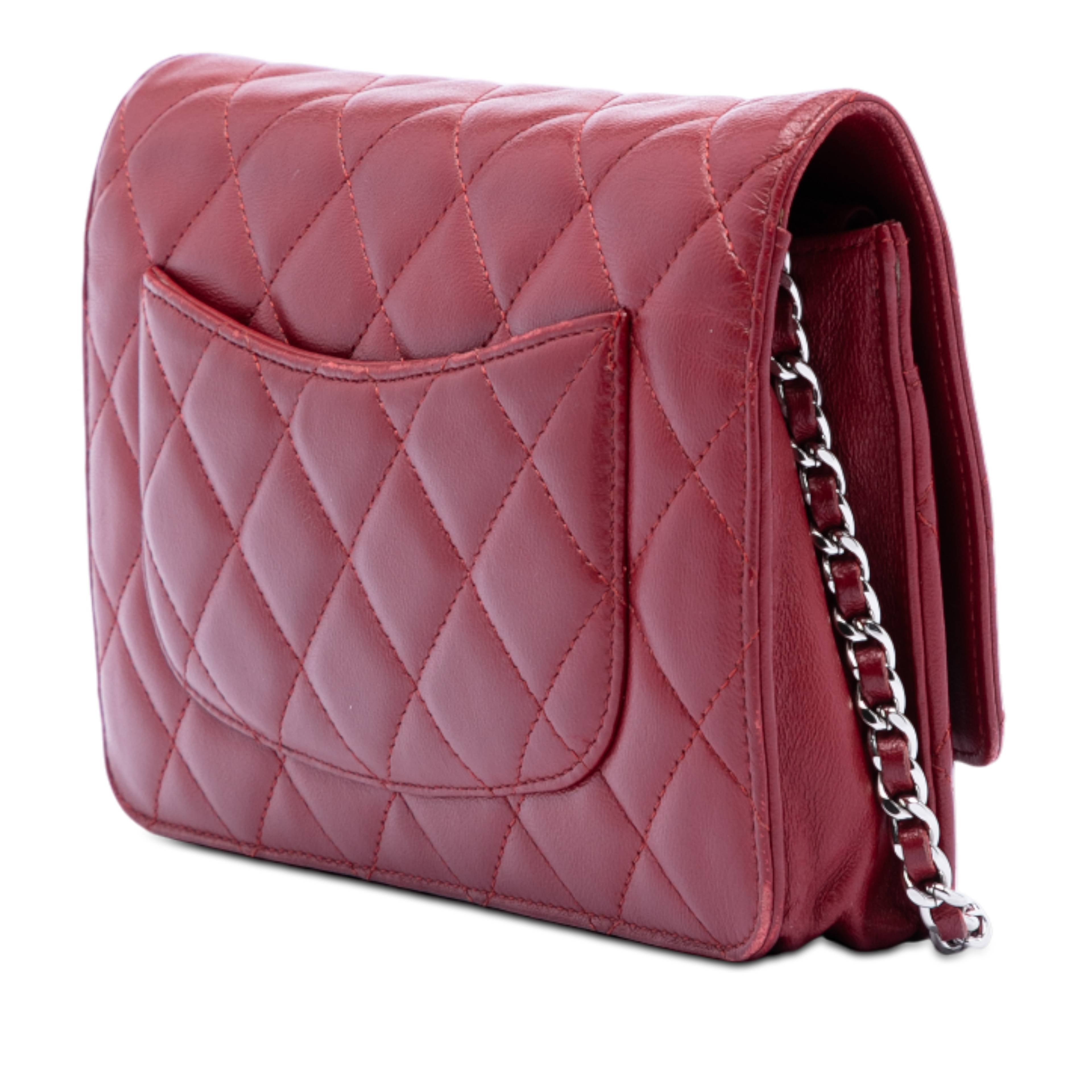 Chanel Cc Quilted Lambskin Wallet On Chain, från Luxclusif, i färgen red. Klicka för att öppna bilden i stort format