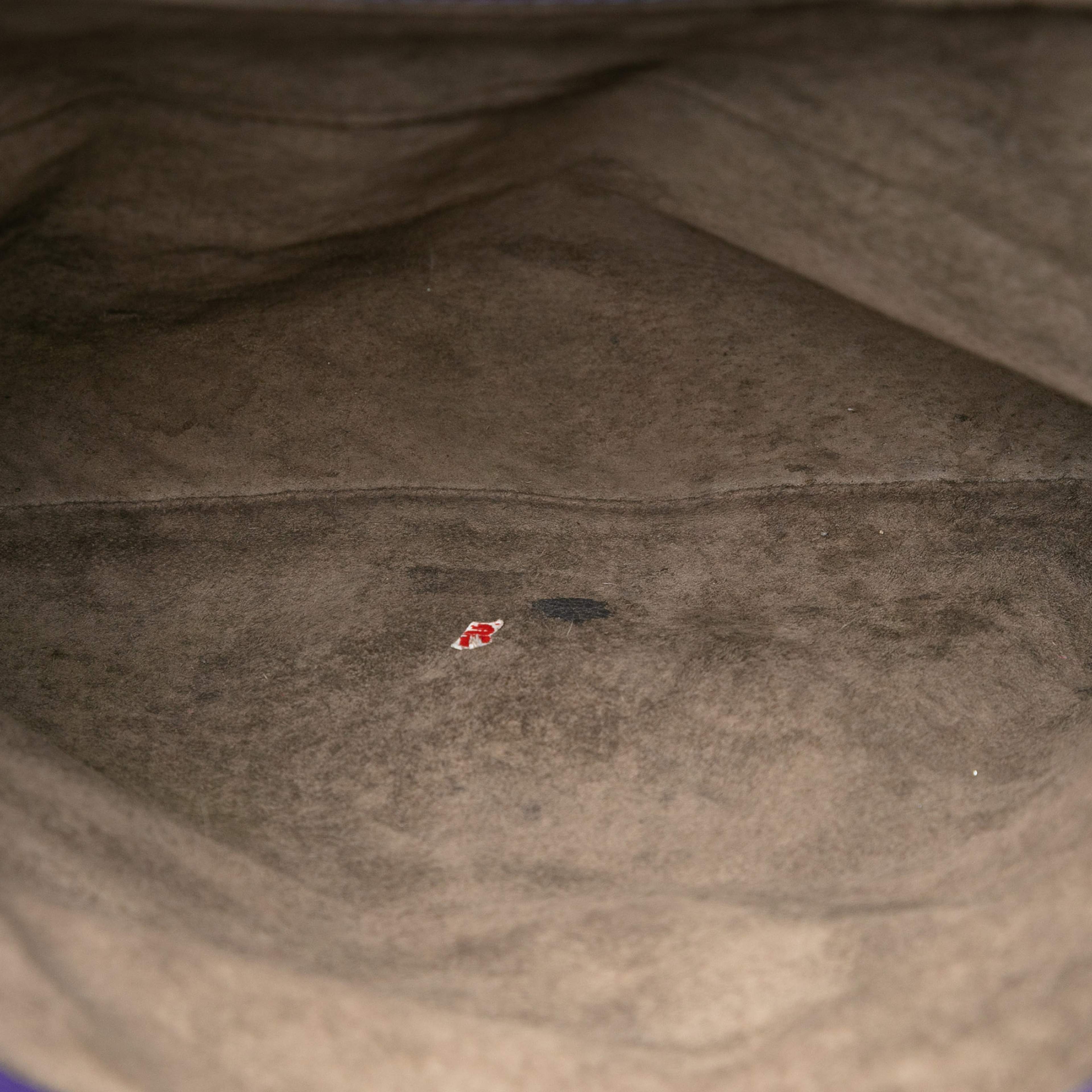 Bottega Veneta Nappa Intrecciato Turn Lock Clutch, från Luxclusif, i färgen dark purple. Klicka för att öppna bilden i stort format