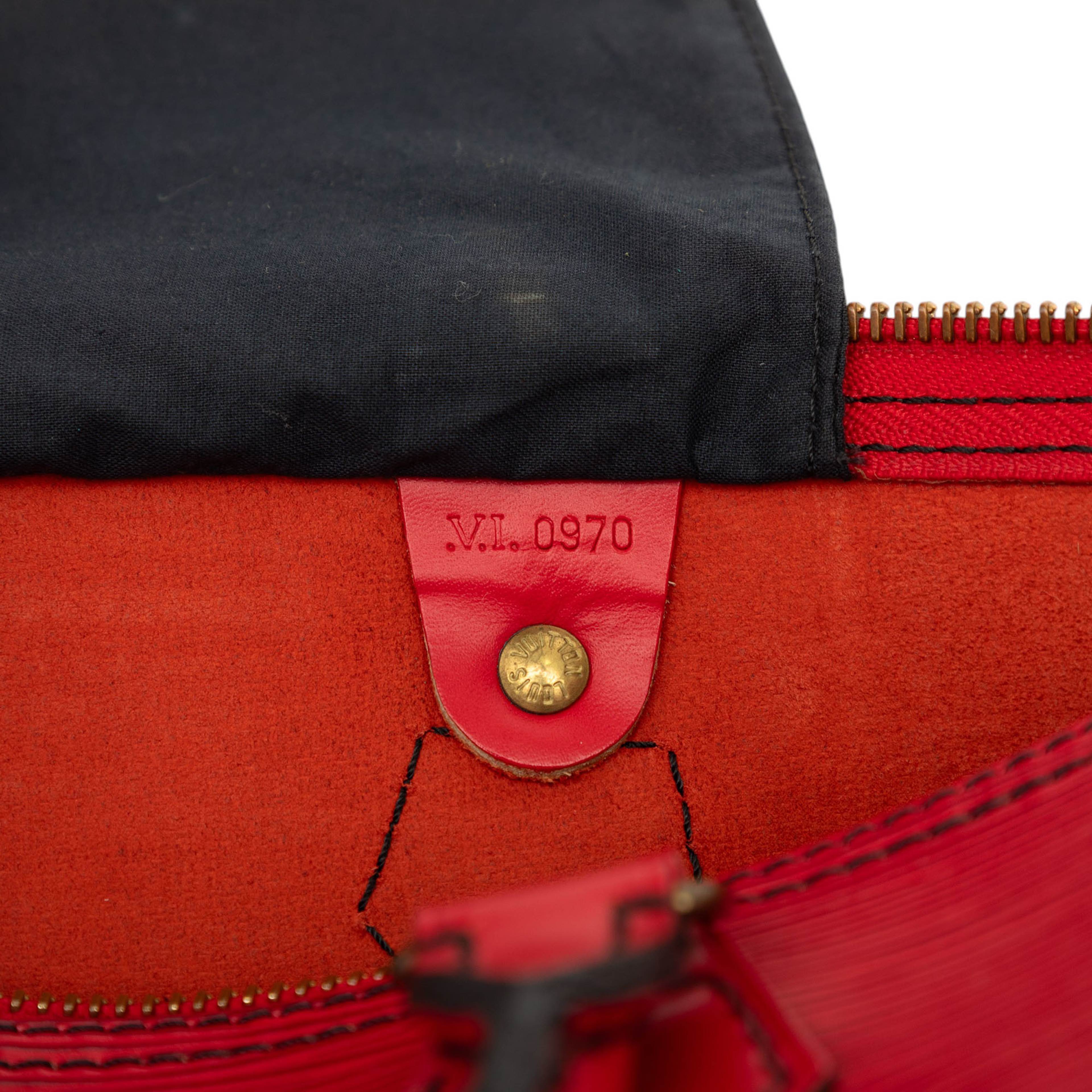 Louis Vuitton Epi Speedy 35, från Luxclusif, i färgen red. Klicka för att öppna bilden i stort format
