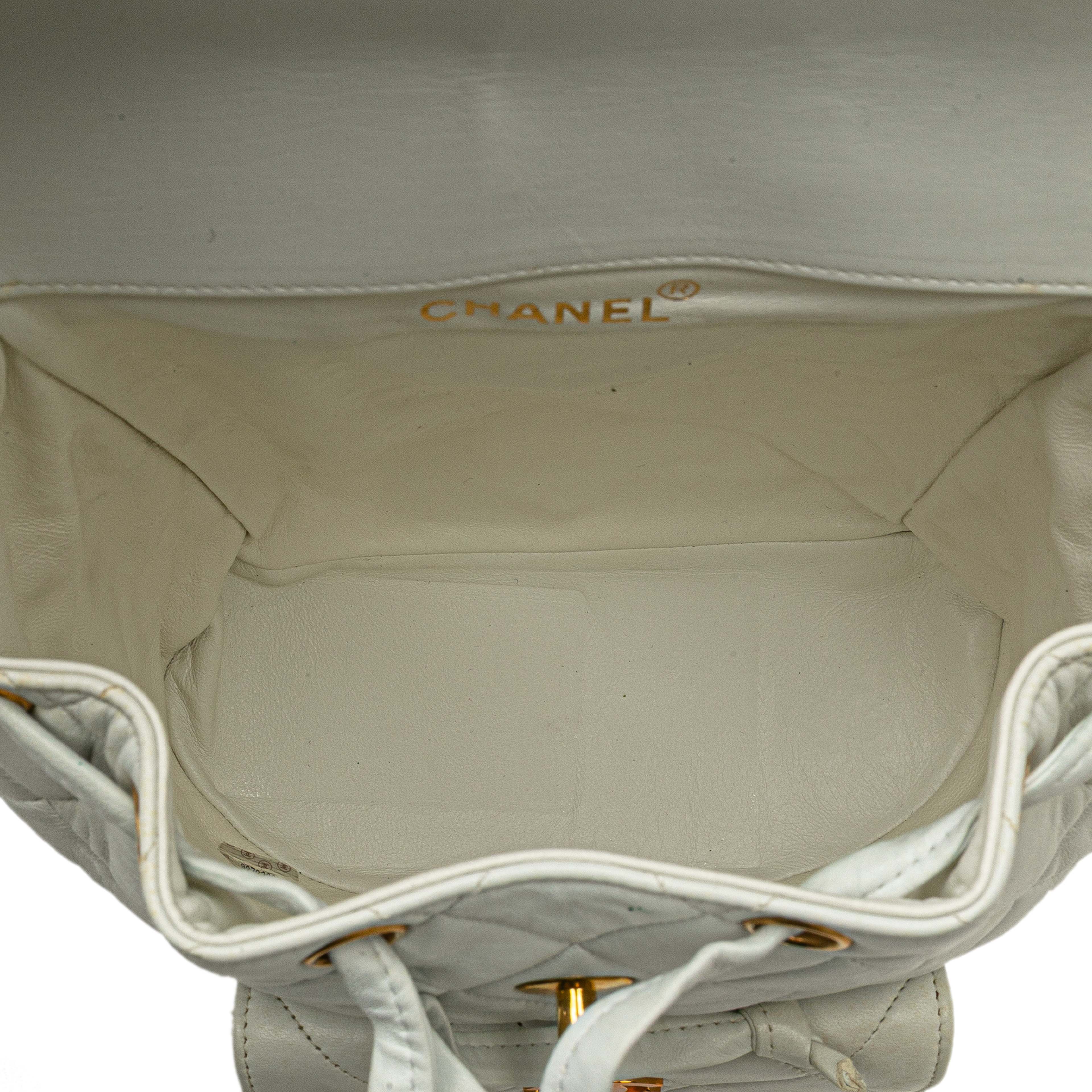 Chanel Medium Quilted Lambskin Duma Backpack, från Luxclusif, i färgen ivory.