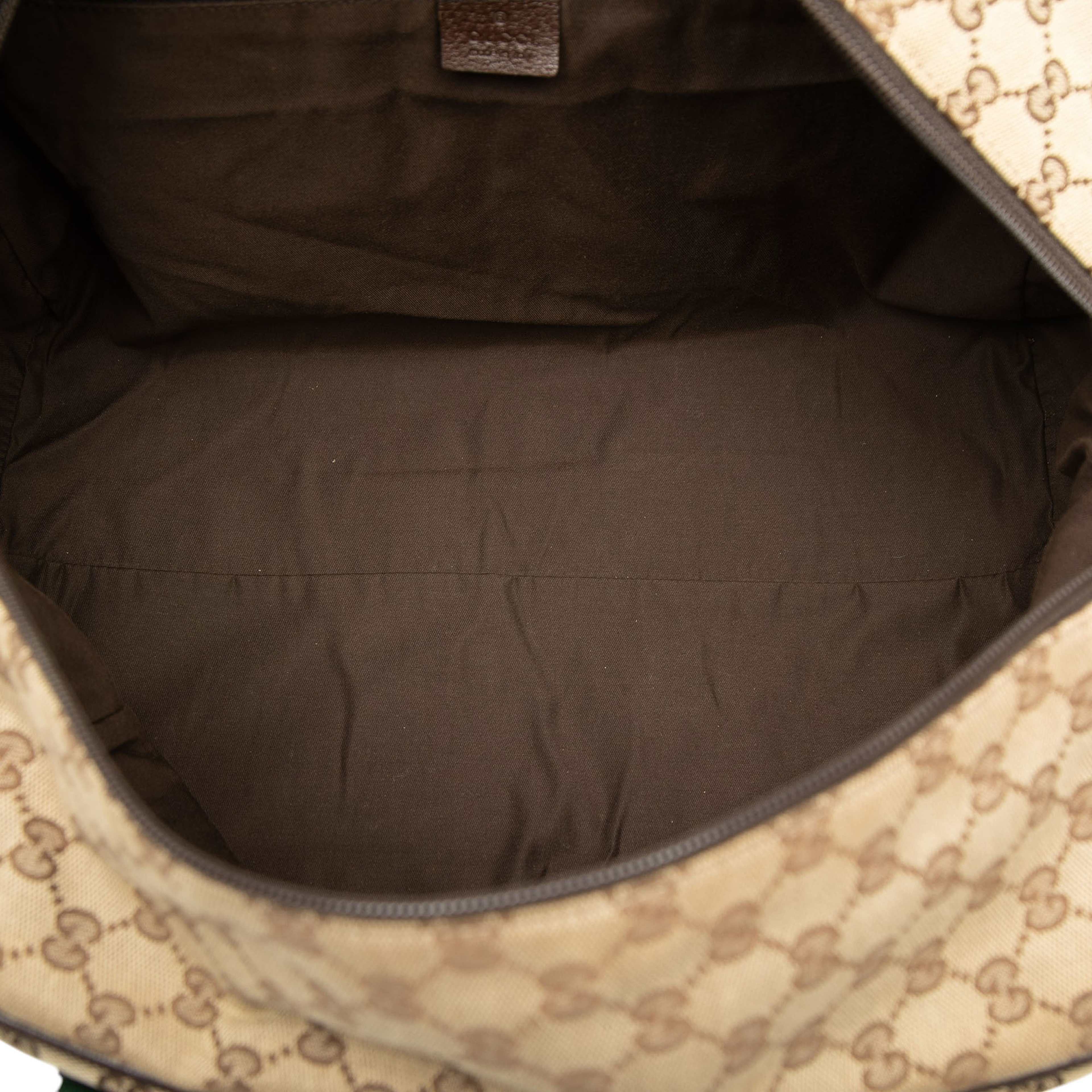 Gucci Gg Canvas Web Duffle Bag, från Luxclusif, i färgen beige. Klicka för att öppna bilden i stort format