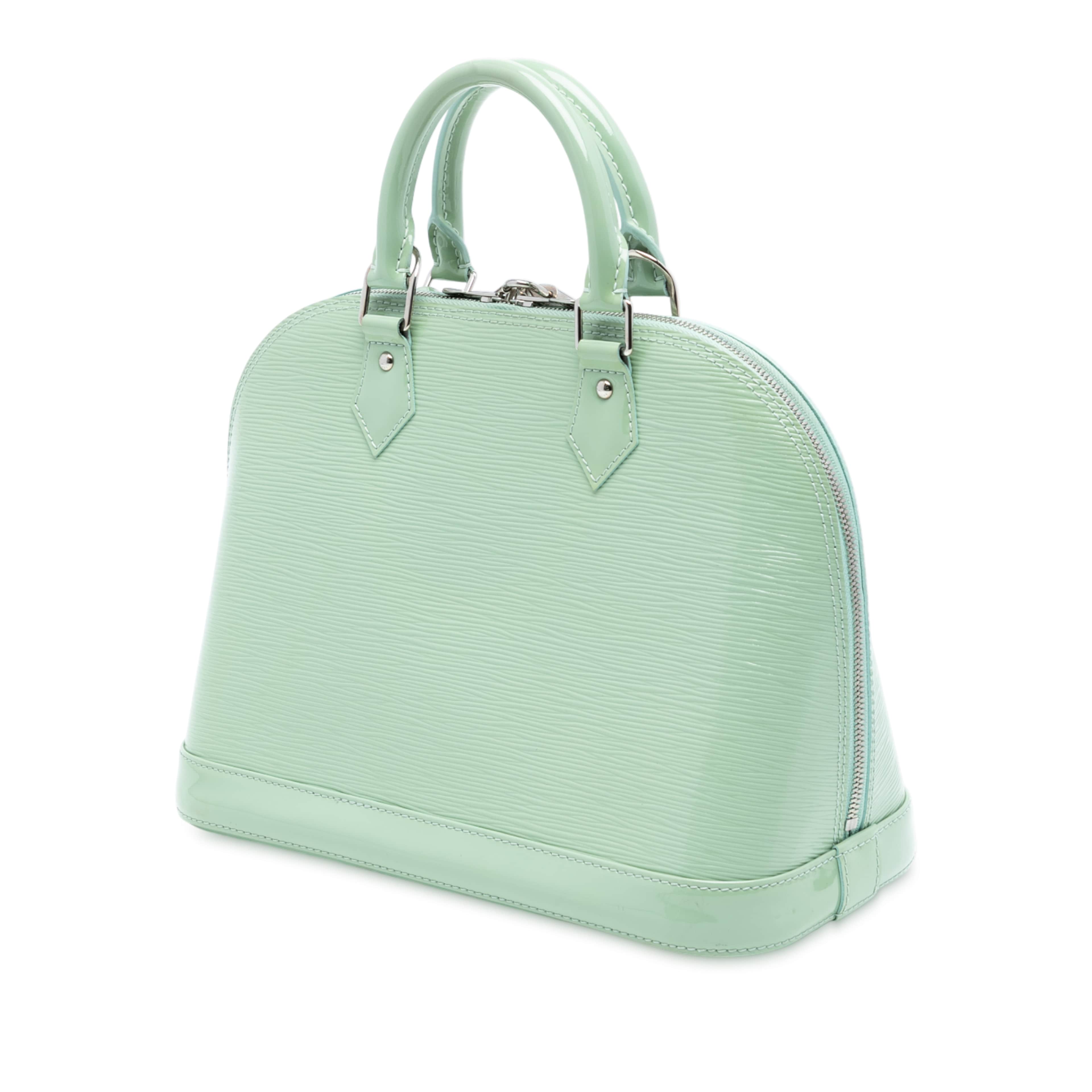 Louis Vuitton Epi Alma Pm, från Luxclusif, i färgen light green. Klicka för att öppna bilden i stort format