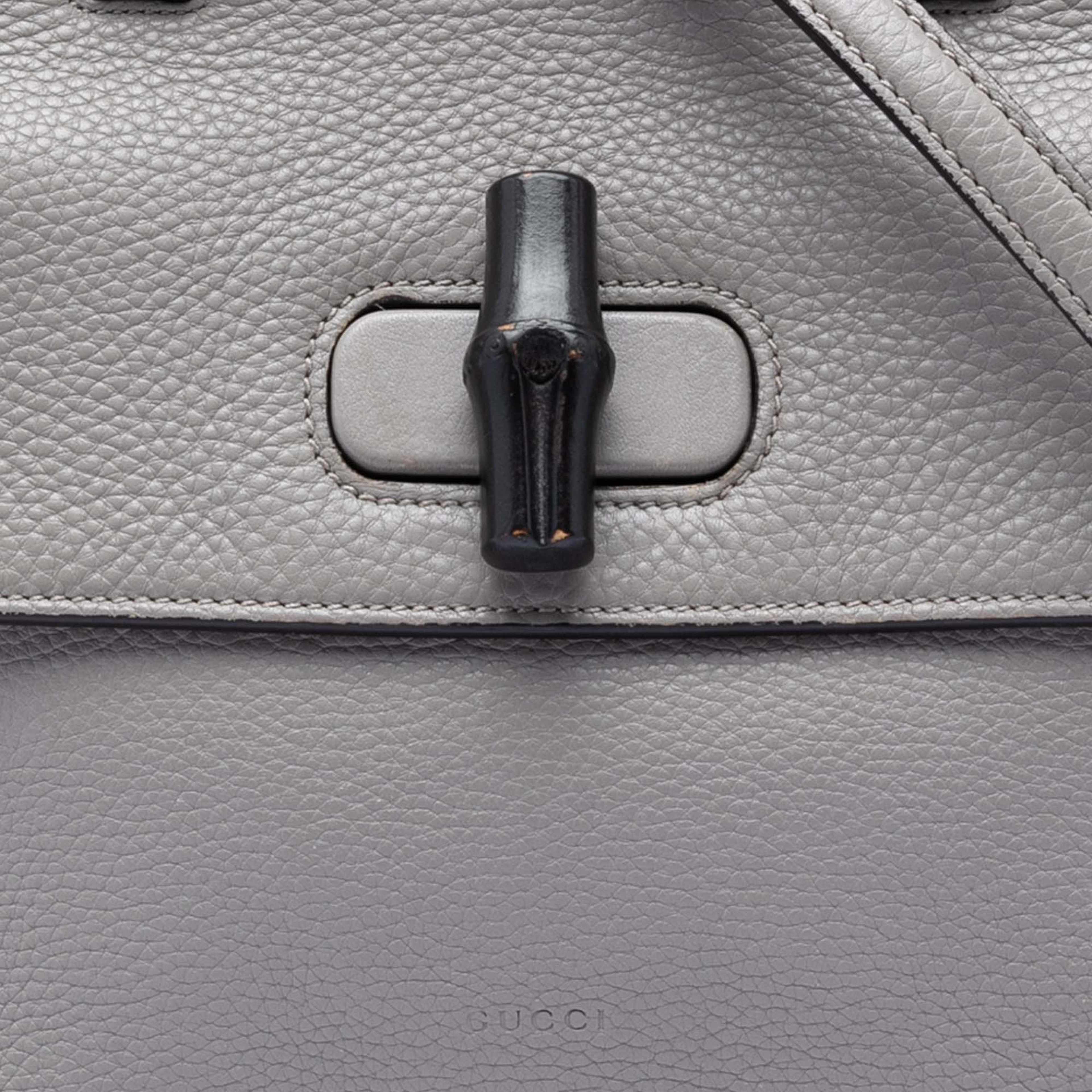 Gucci Small Calfskin Bamboo Daily Satchel, från Luxclusif, i färgen grå. Klicka för att öppna bilden i stort format