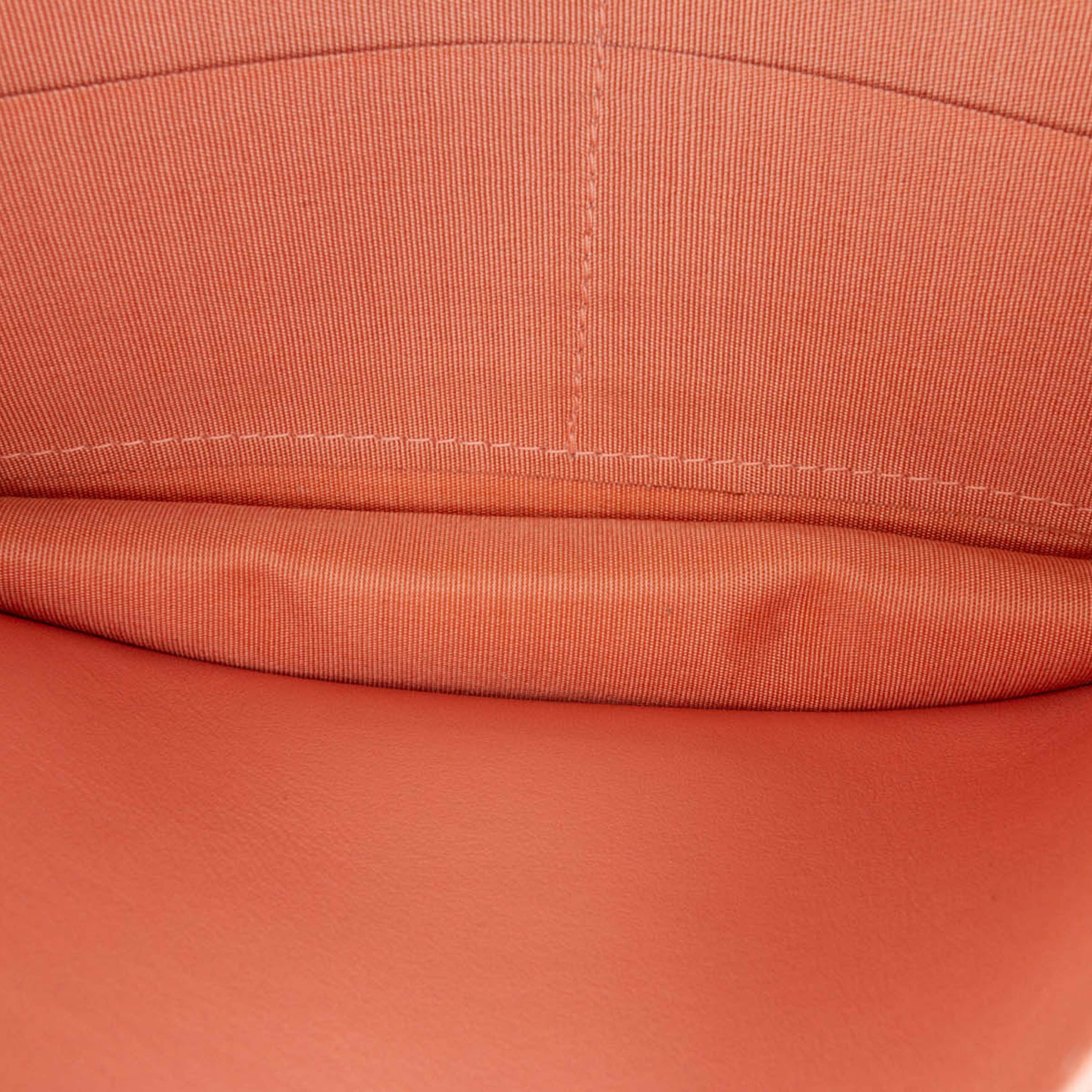 Chanel Quilted Caviar Boy Wallet On Chain, från Luxclusif, i färgen salmon. Klicka för att öppna bilden i stort format