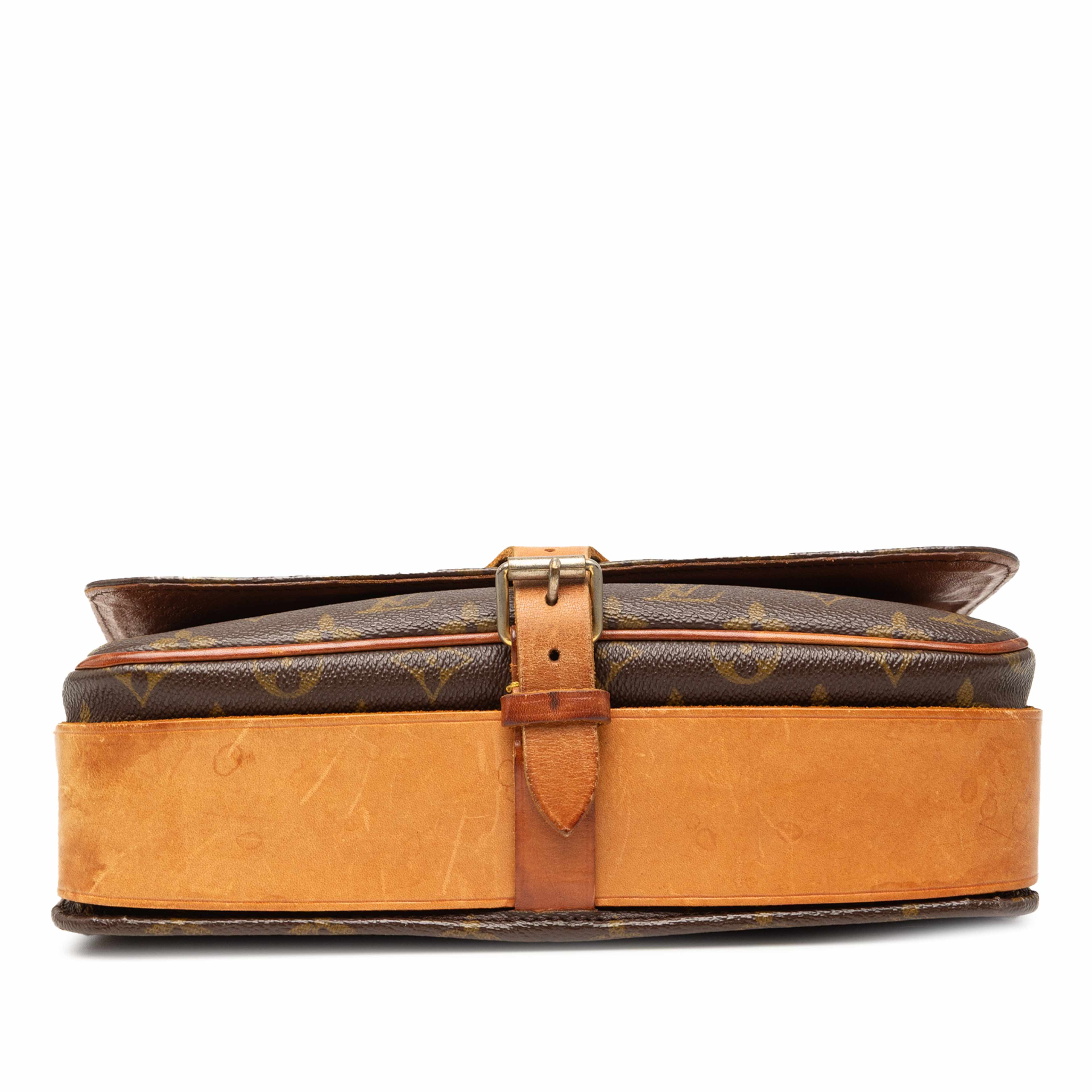 Louis Vuitton Monogram Cartouchiere Mm, från Luxclusif, i färgen brown. Klicka för att öppna bilden i stort format