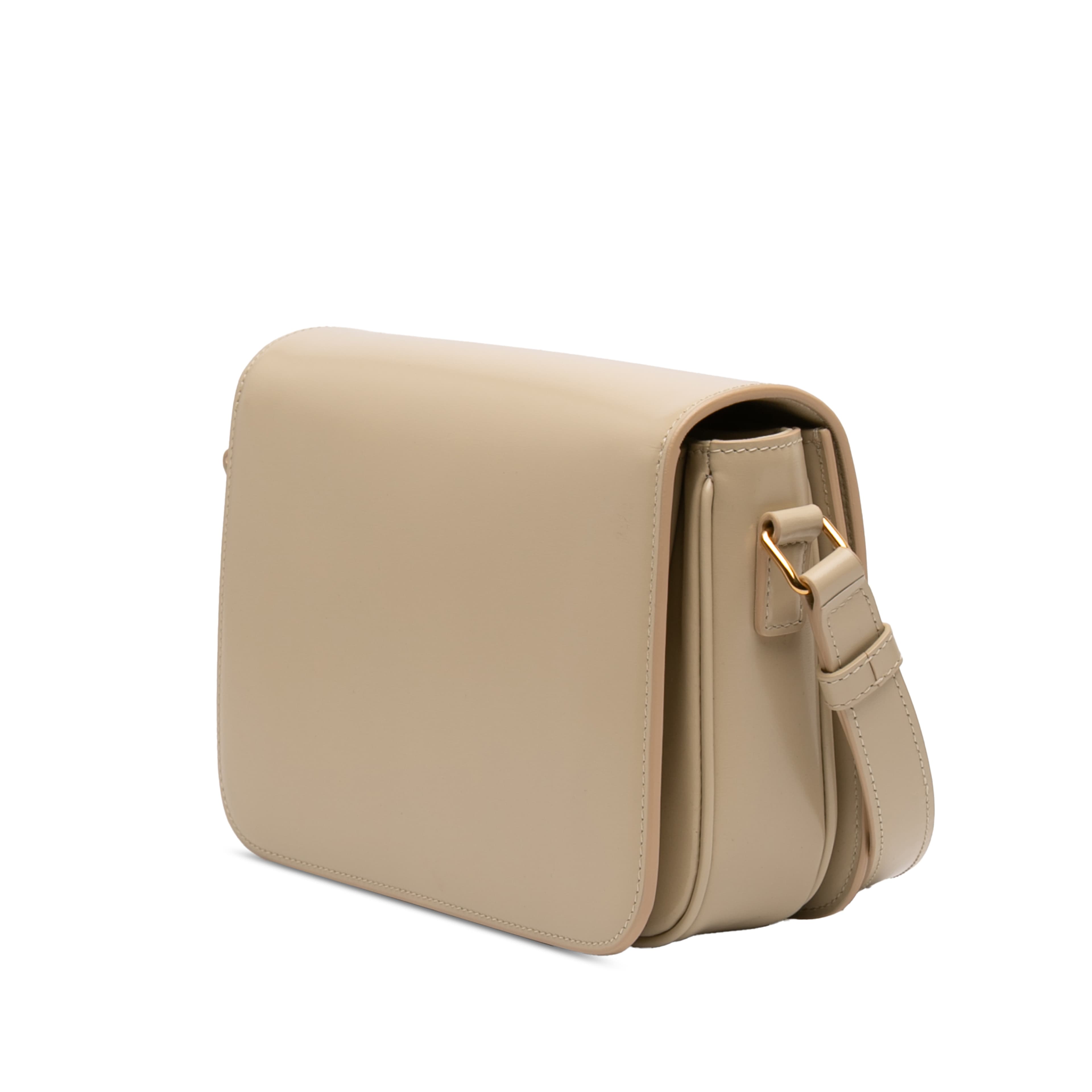 Celine Classique Shiny Calfskin Triomphe Crossbody, från Luxclusif, i färgen light beige. Klicka för att öppna bilden i stort format