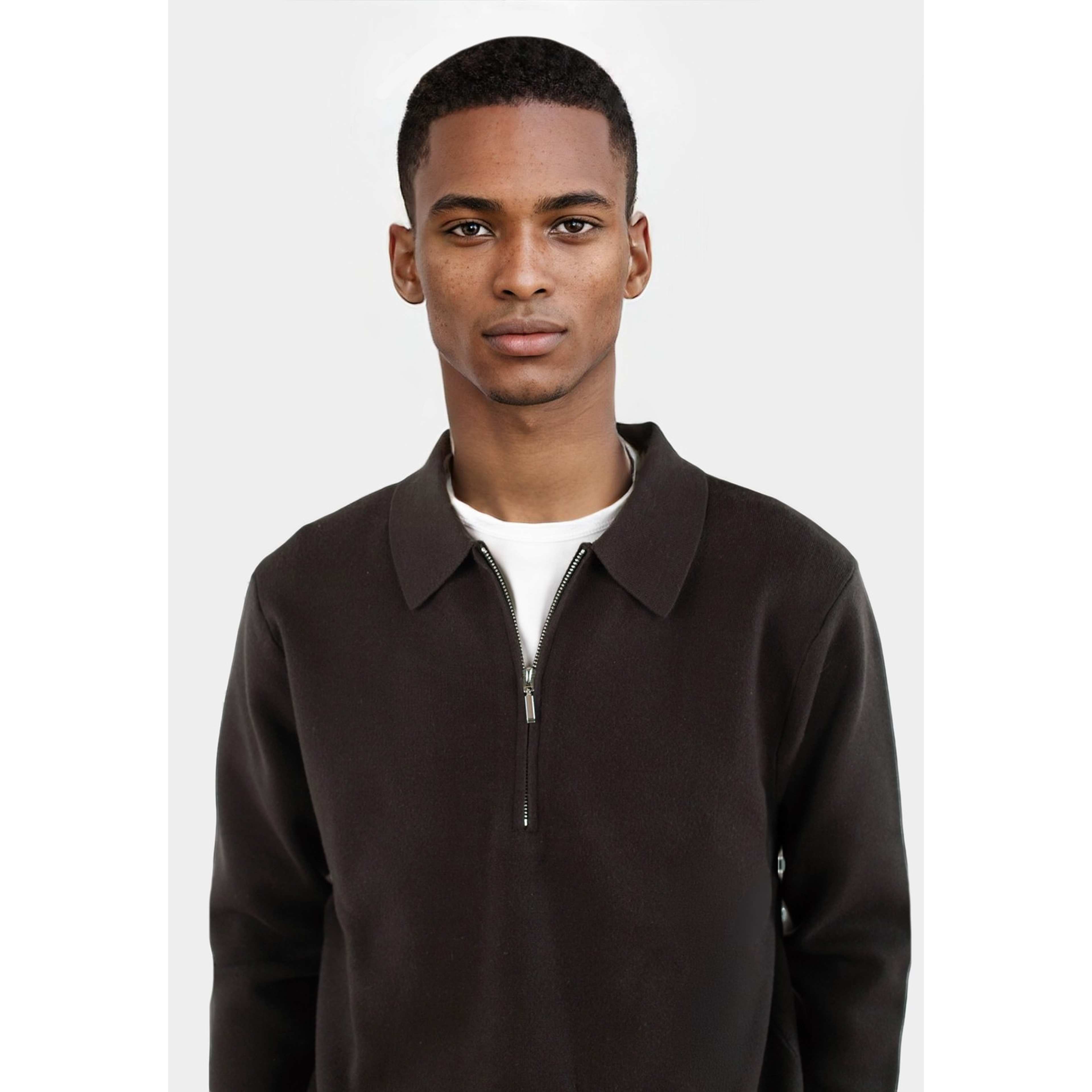 Caleb Knitted Half Zip, från Ciszere, i färgen java. Klicka för att öppna bilden i stort format