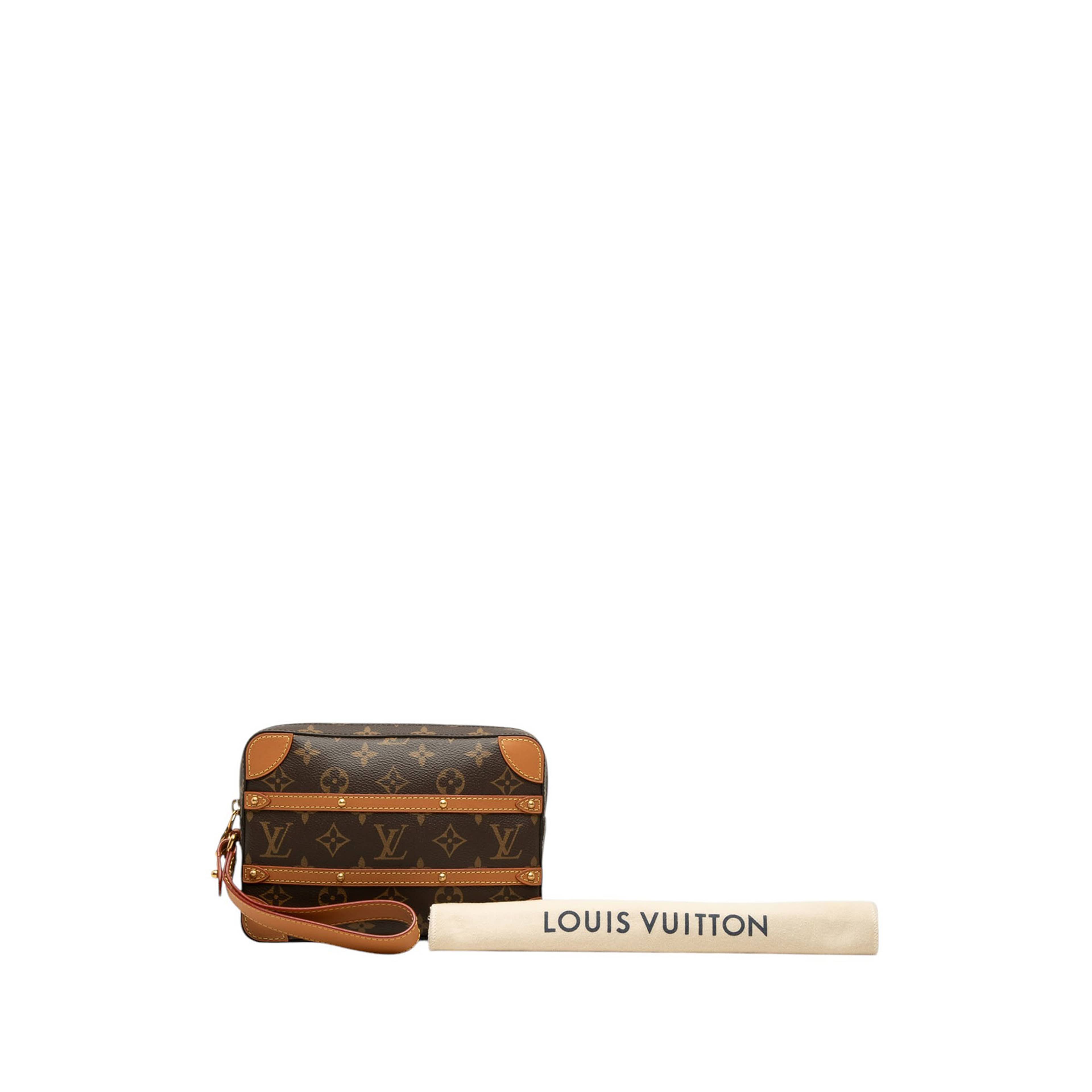 Louis Vuitton Monogram Soft Trunk Pouch, från Luxclusif, i färgen brun. Klicka för att öppna bilden i stort format