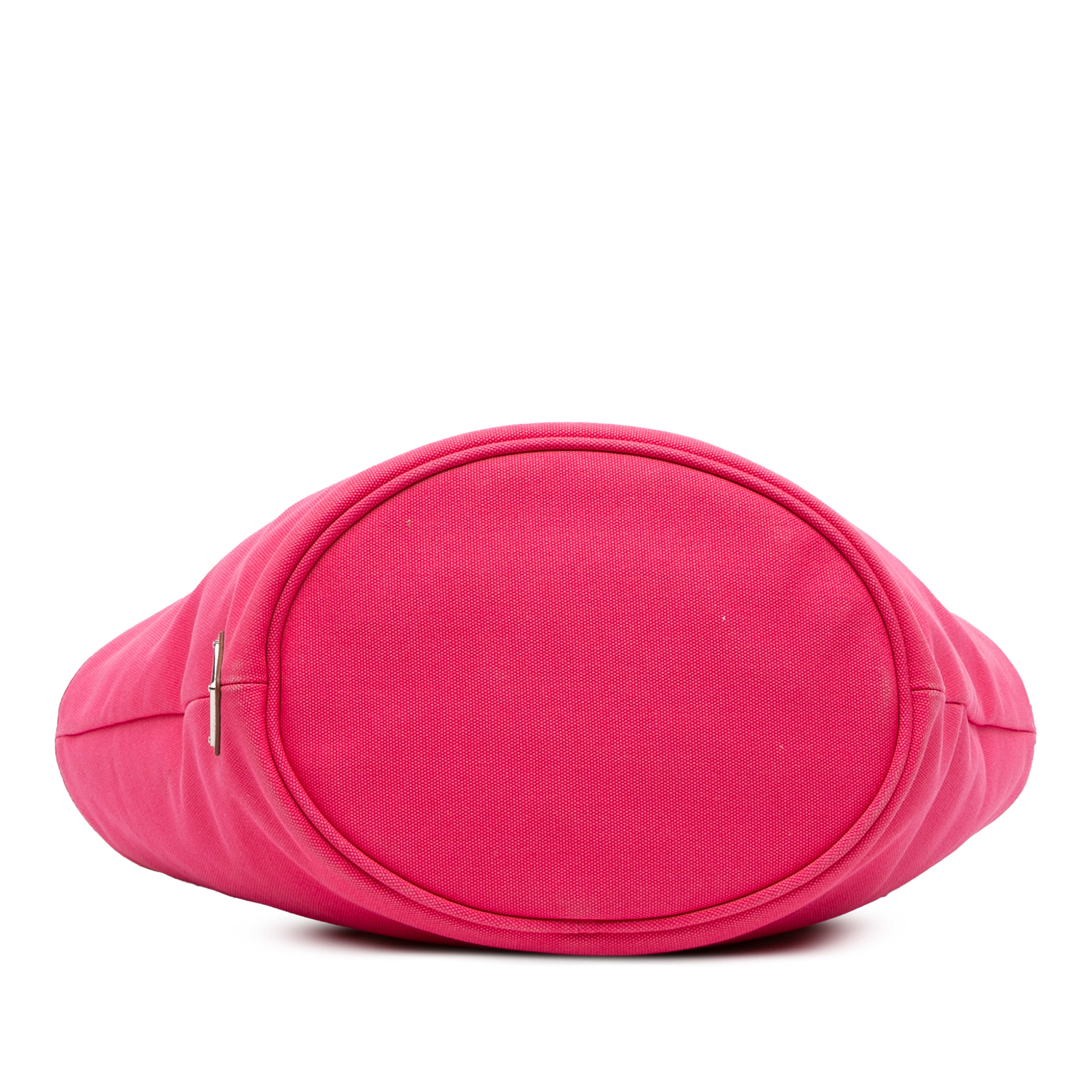 Prada Medium Canvas Canapa Logo Convertible Shopping Tote, från Luxclusif, i färgen hot pink. Klicka för att öppna bilden i stort format