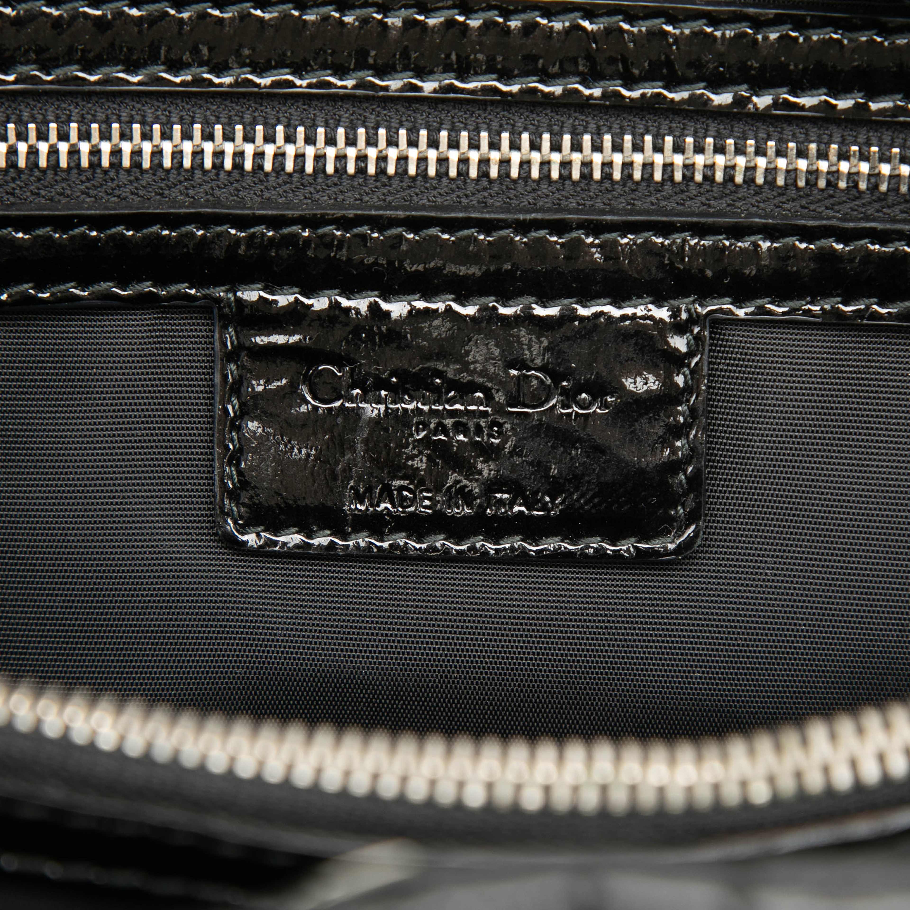 Dior Small Patent Cannage Soft Zipped Shopping Tote, från Luxclusif, i färgen black. Klicka för att öppna bilden i stort format