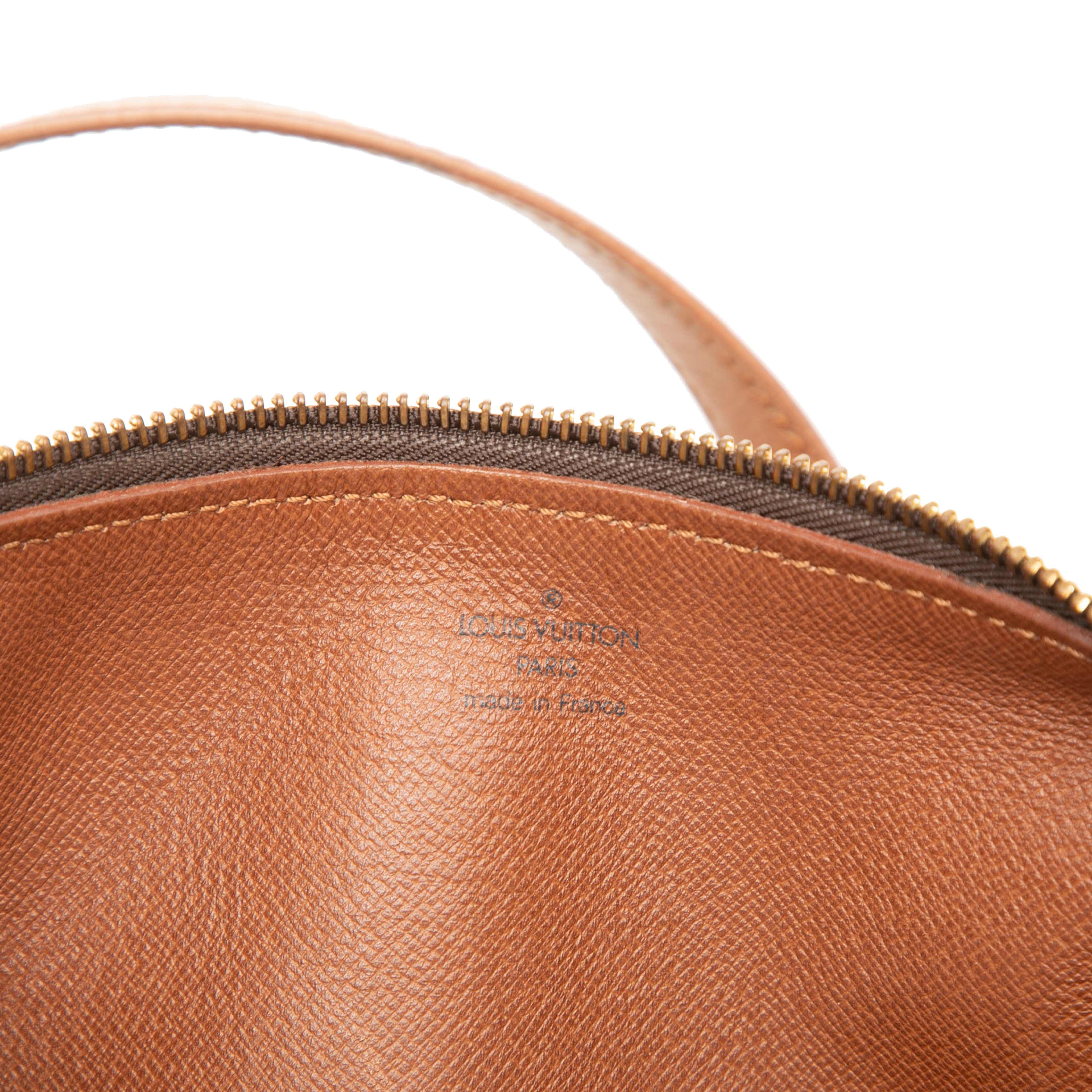 Louis Vuitton Monogram Papillon 30, från Luxclusif, i färgen brun. Klicka för att öppna bilden i stort format