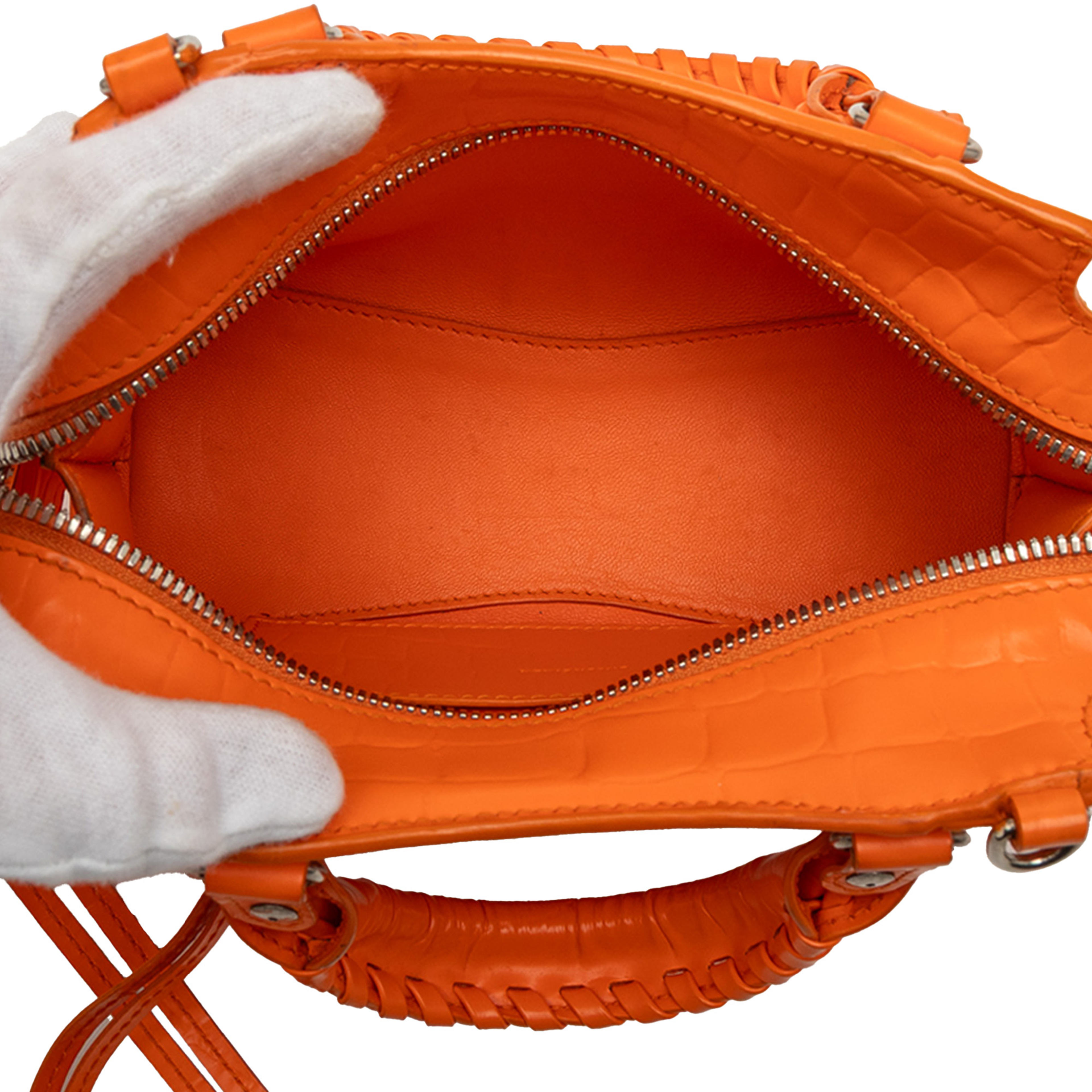 Balenciaga Mini Croc Embossed Calfskin Neo Classic City, från Luxclusif, i färgen orange. Klicka för att öppna bilden i stort format