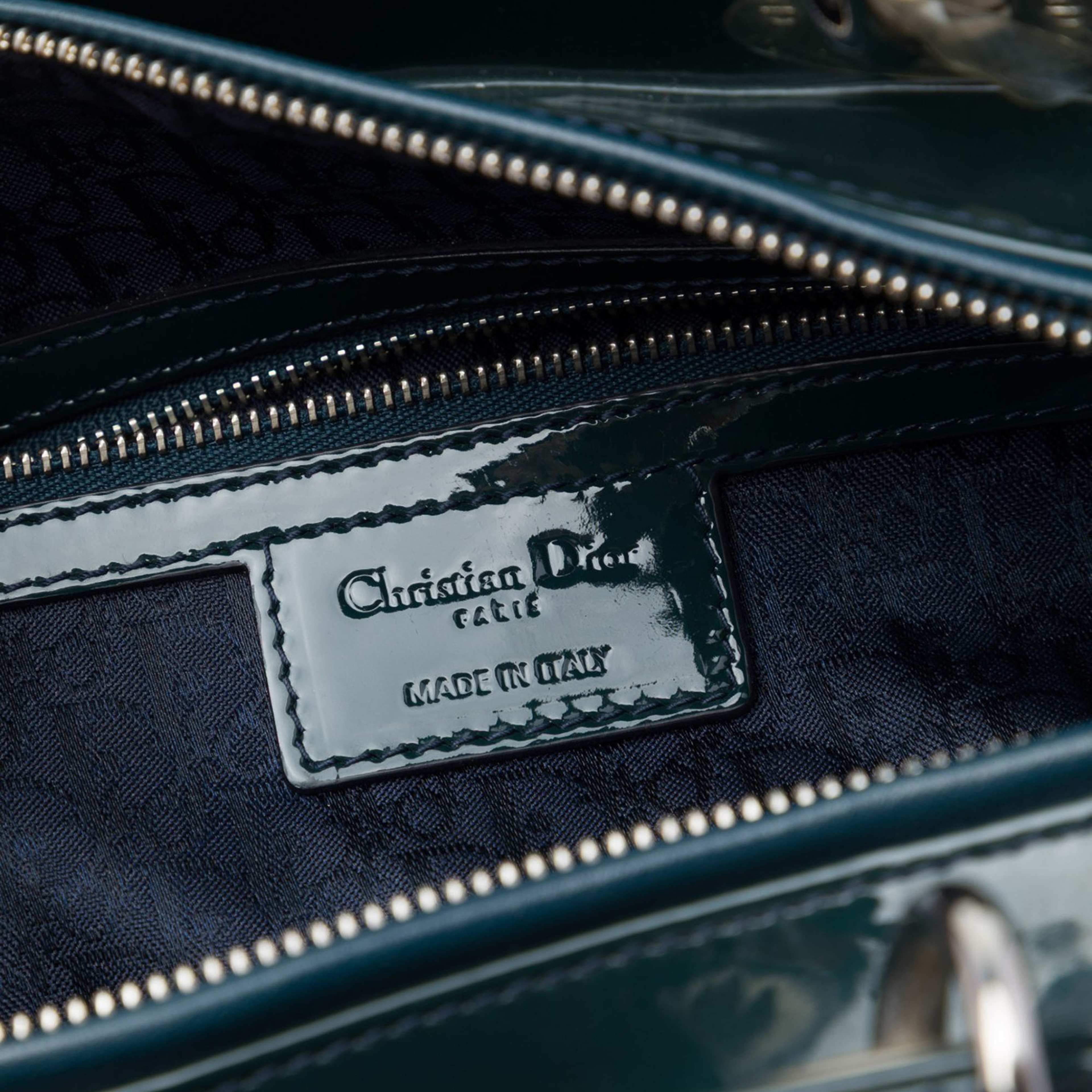 Dior Large Patent Cannage Lady Dior, från Luxclusif, i färgen grön. Klicka för att öppna bilden i stort format