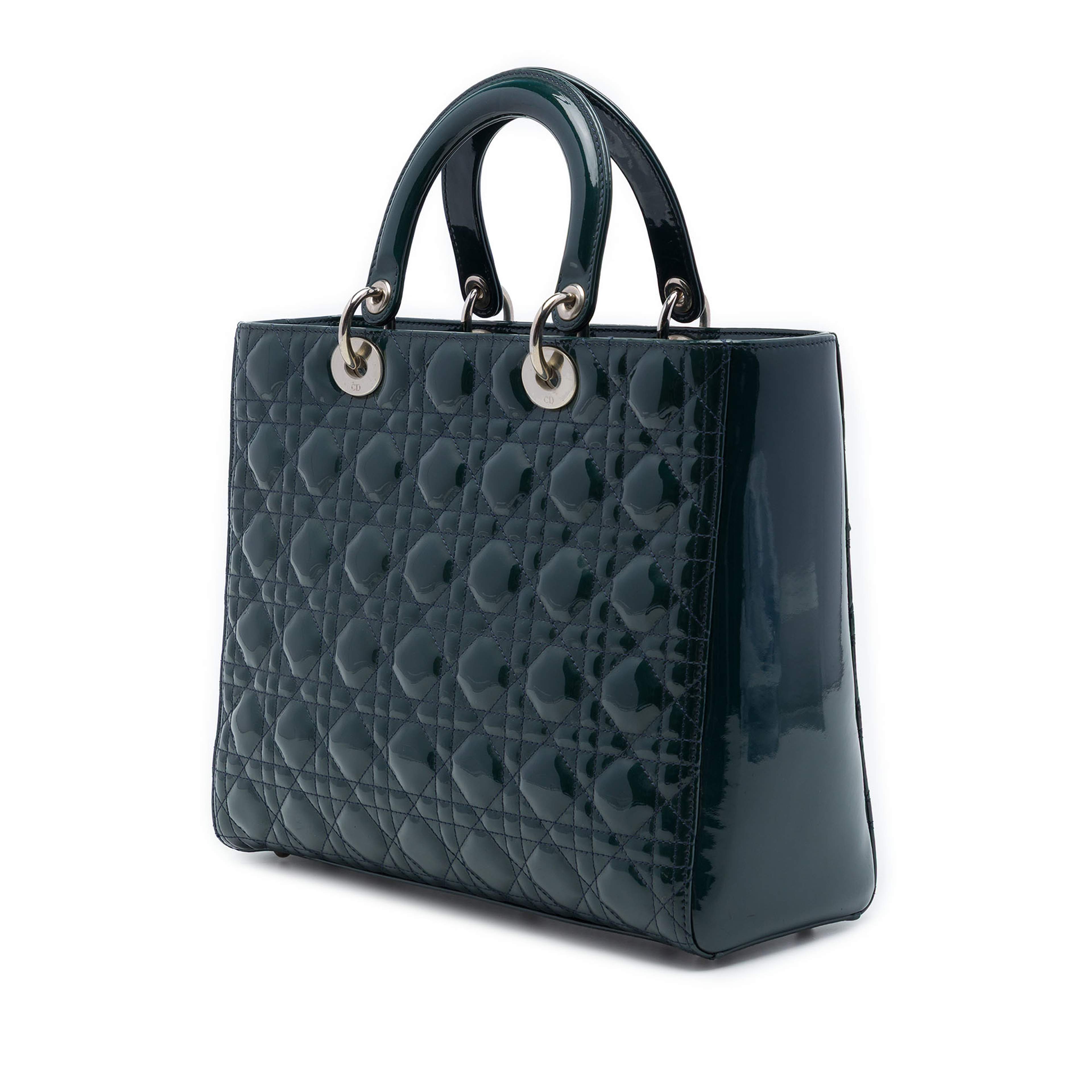 Dior Large Patent Cannage Lady Dior, från Luxclusif, i färgen grön. Klicka för att öppna bilden i stort format