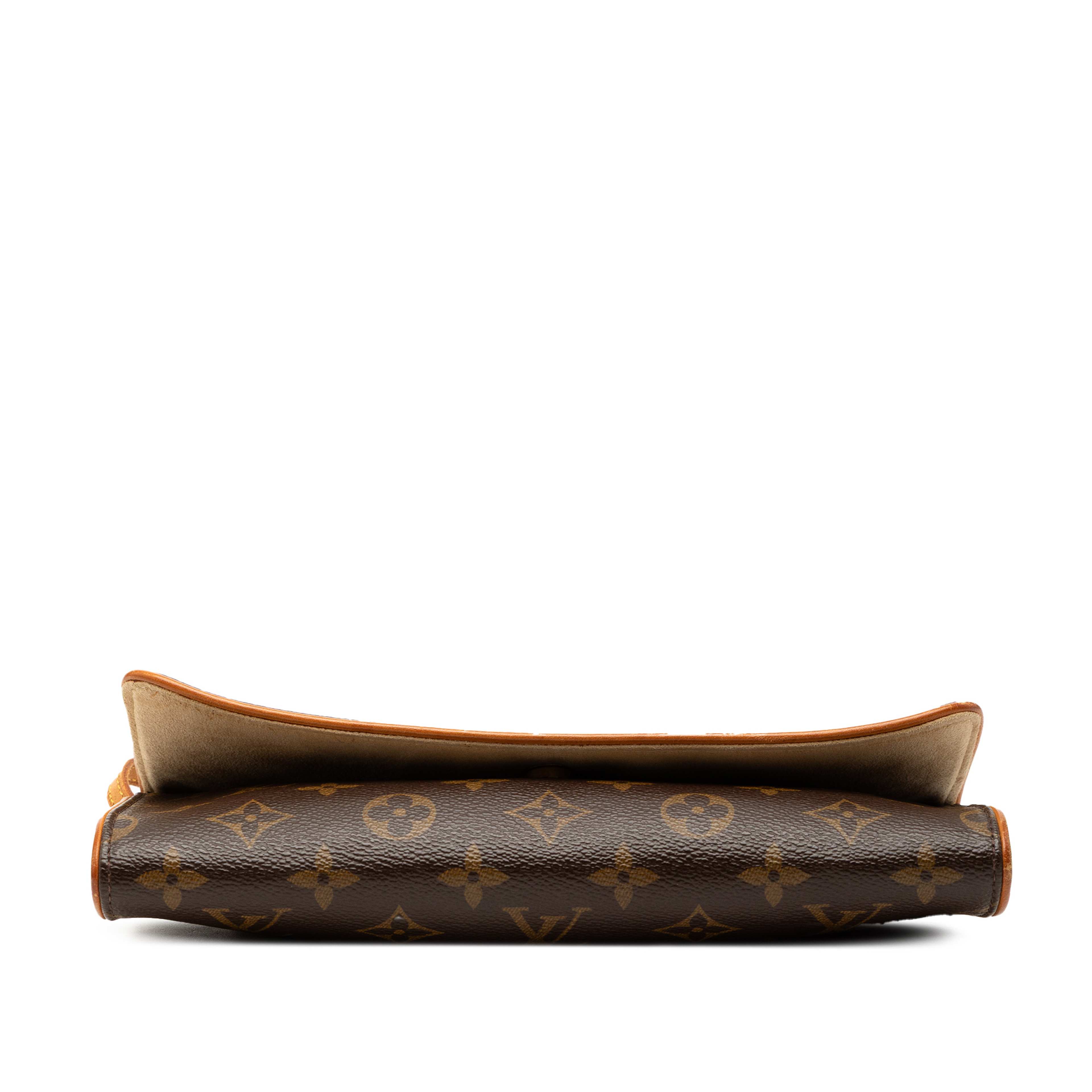 Louis Vuitton Monogram Pochette Twin Gm, från Luxclusif, i färgen brun. Klicka för att öppna bilden i stort format