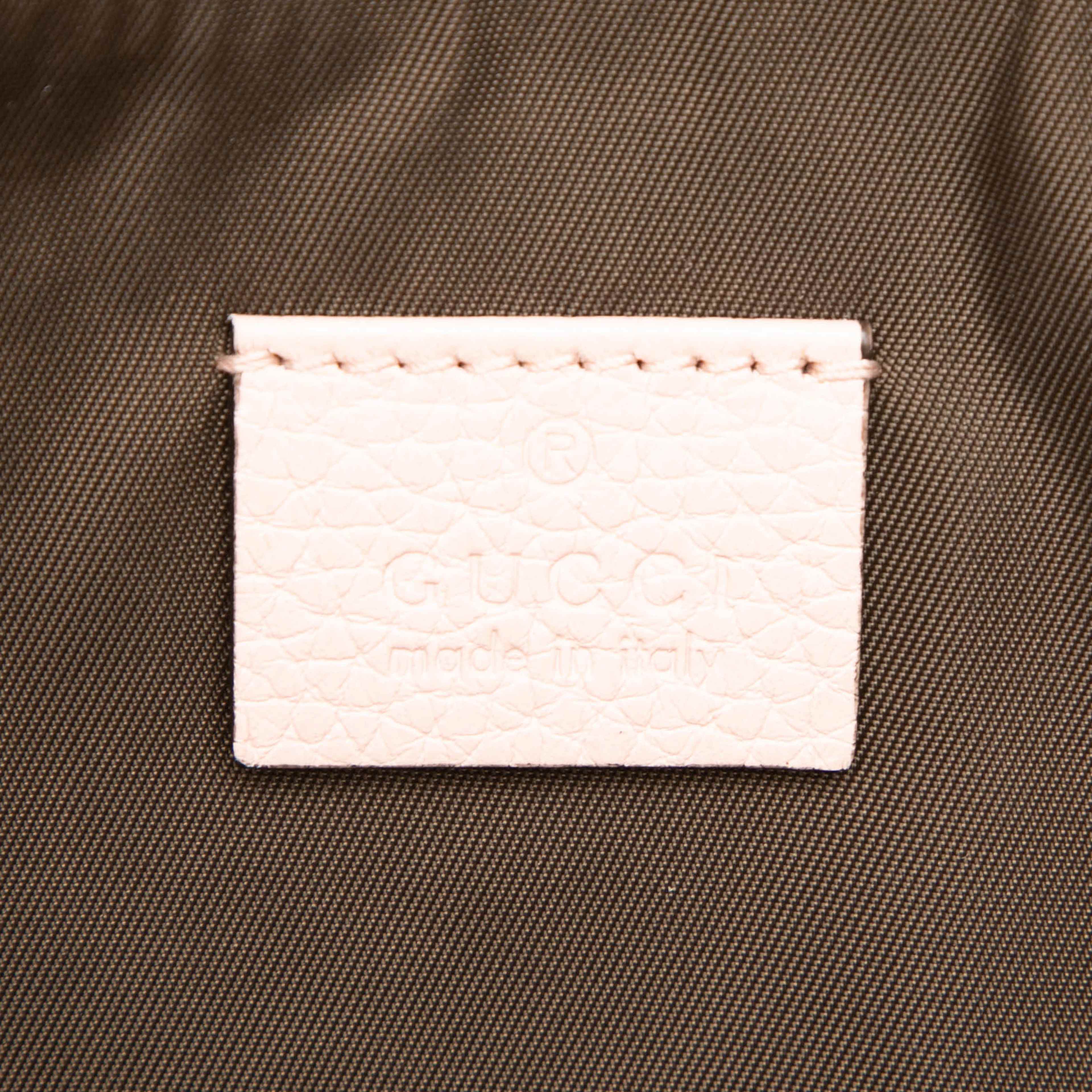 Gucci Calfskin Blind For Love Clutch, från Luxclusif, i färgen pink. Klicka för att öppna bilden i stort format