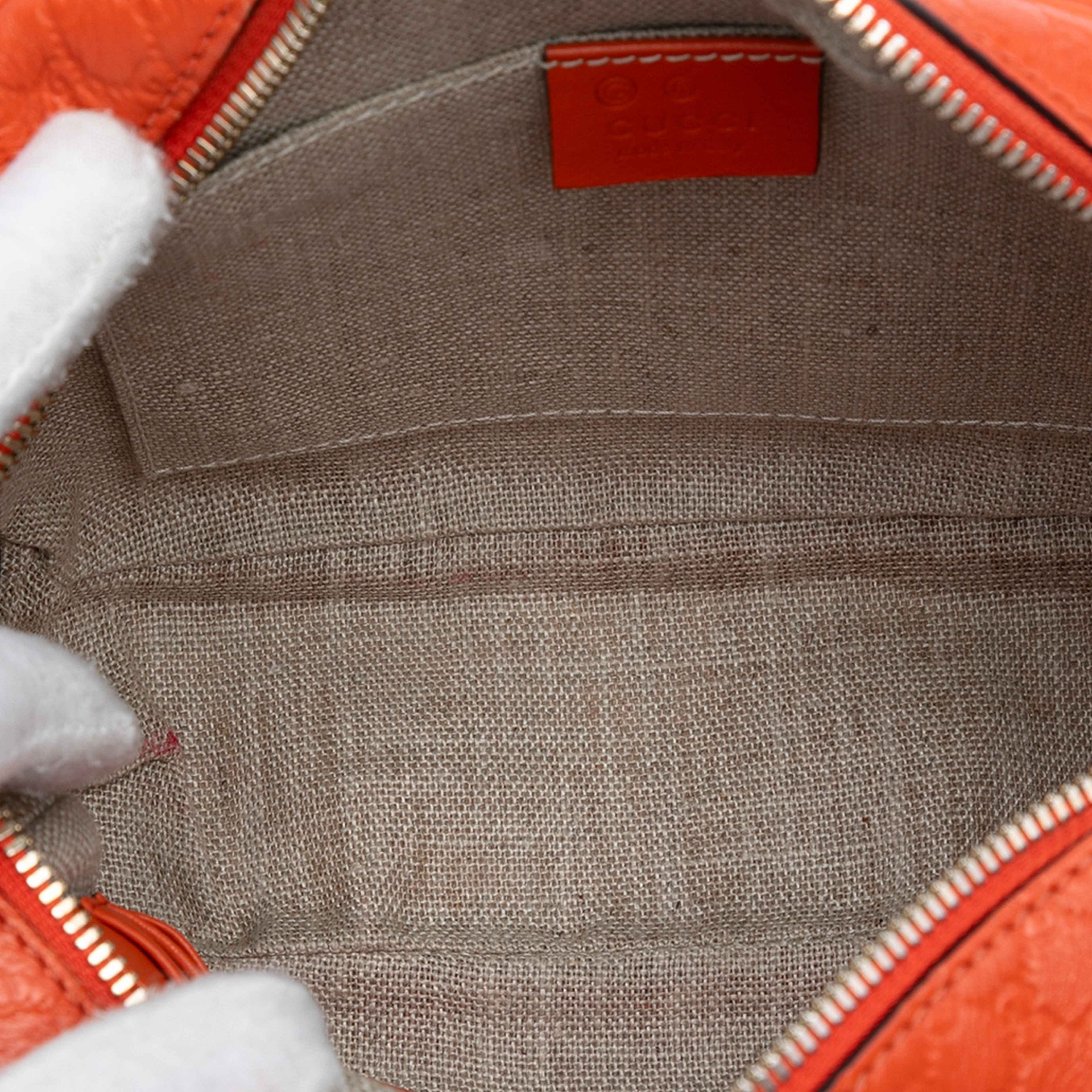 Gucci Microguccissima Bree Crossbody, från Luxclusif, i färgen orange. Klicka för att öppna bilden i stort format