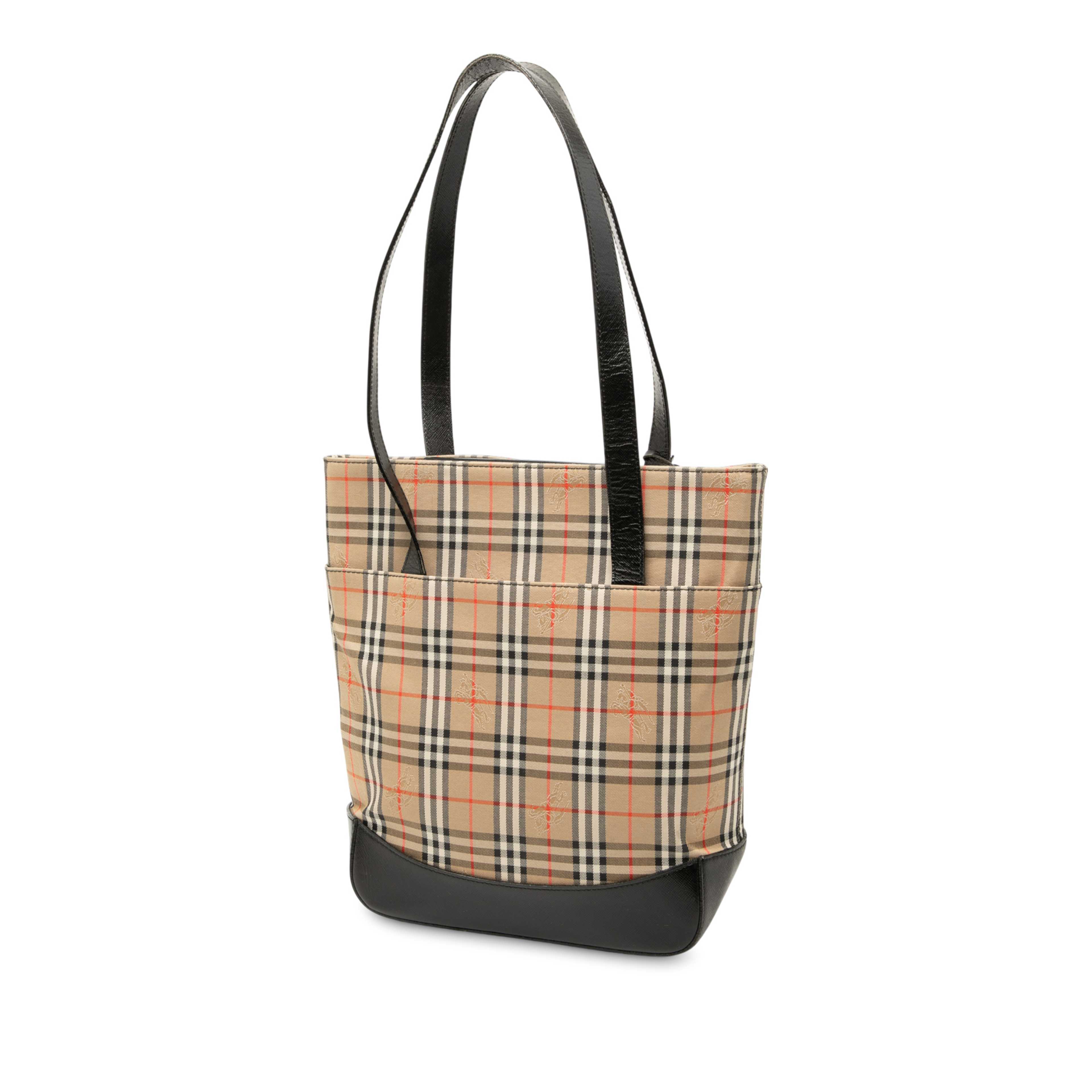 Burberry Haymarket Check Canvas Tote, från Luxclusif, i färgen beige. Klicka för att öppna bilden i stort format